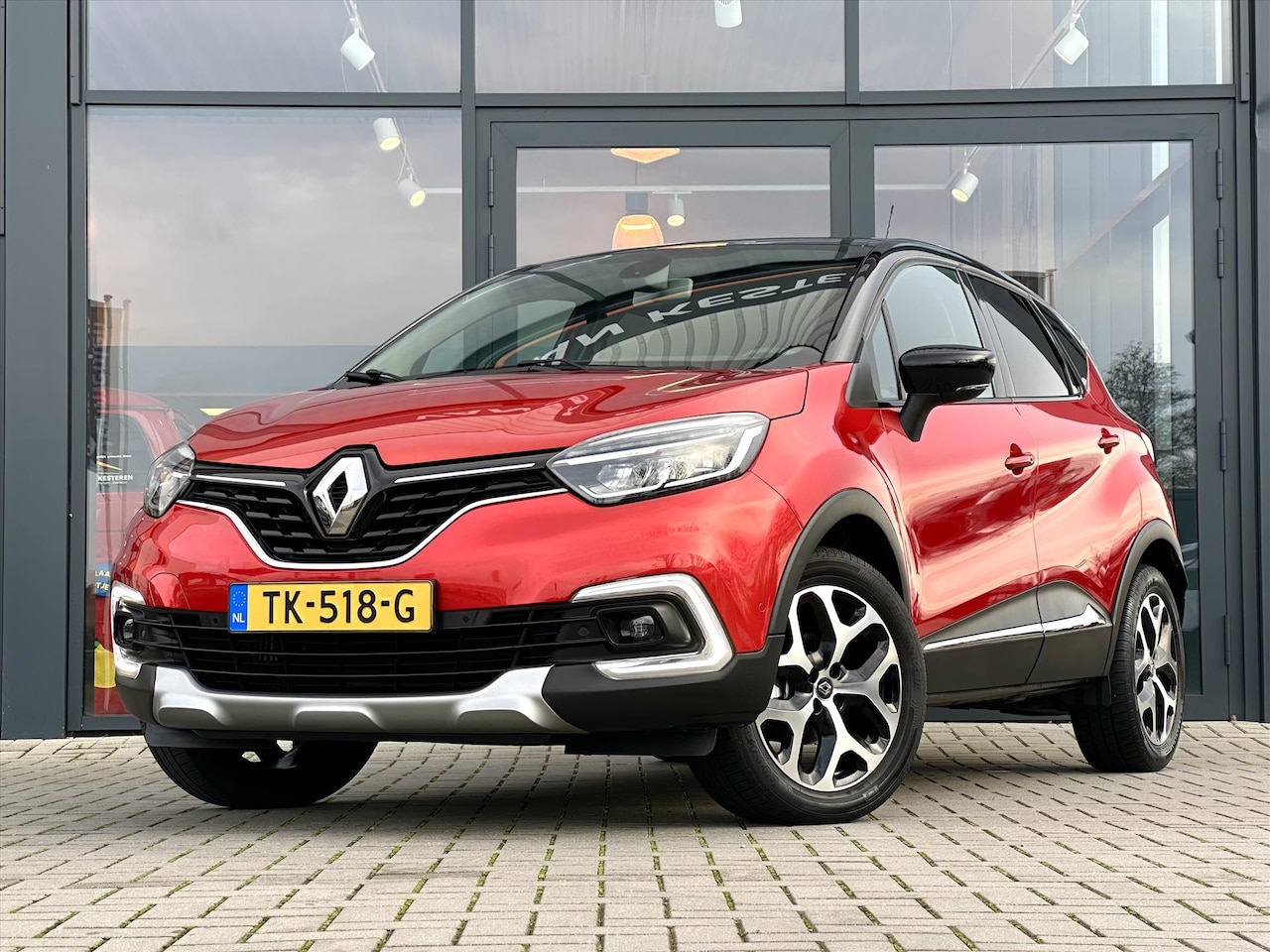 Renault Captur - TCe 90 Intens / Navigatie / Camera / Blindspot Warning - AutoWereld.nl