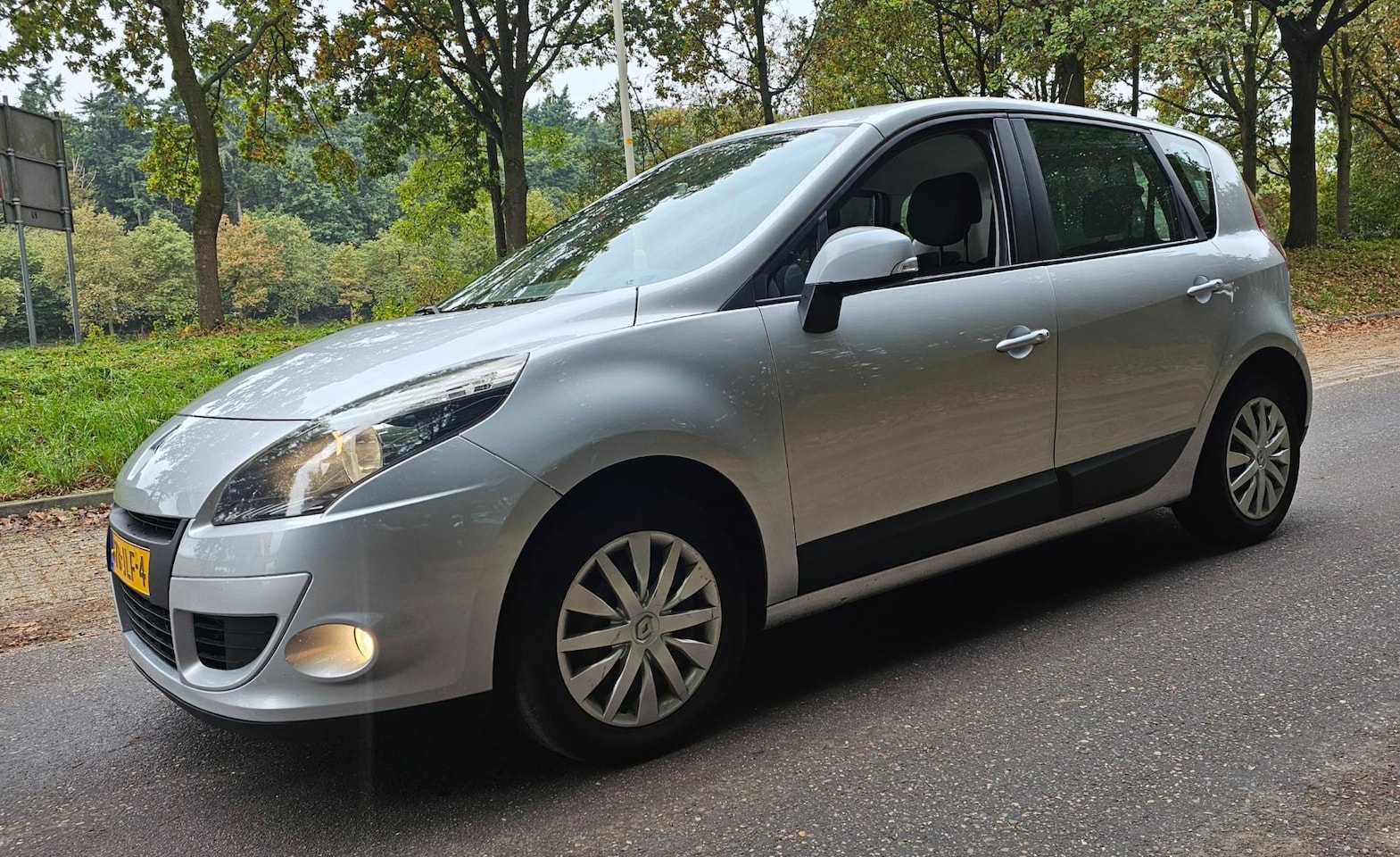Renault Scénic - 1.4 TCE 2e Eig ! NL Auto ! APK 14-10-2026 ! - AutoWereld.nl