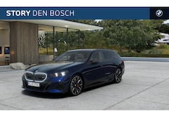 BMW i5 Touring - M60 xDrive / Panoramadak / Trekhaak / Bowers & Wilkins / Adaptief M Onderstel Professional