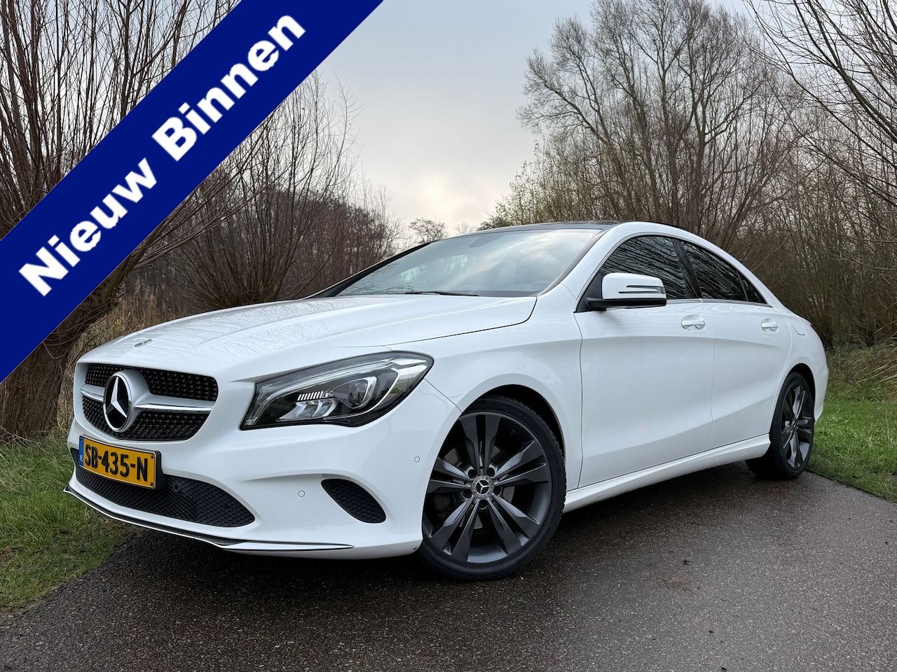 Mercedes-Benz CLA-Klasse - 180 d Business Solution Automaat / Panoramadak / Camera / Navi / H-Leder / 18" Velgen / Tr - AutoWereld.nl