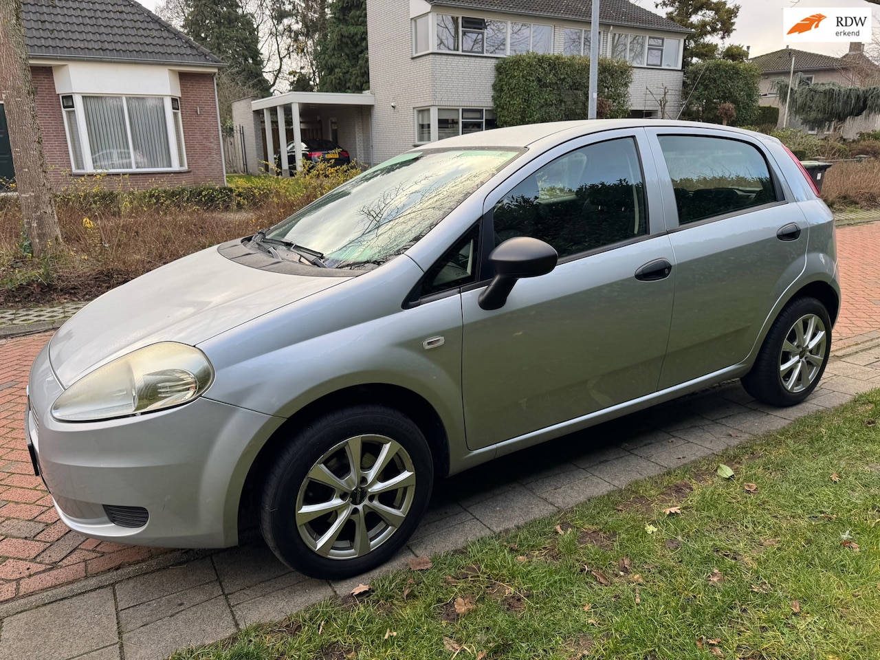Fiat Grande Punto - 1.4 Active 1.4 Active, met airco, APK 14-08-2026. - AutoWereld.nl