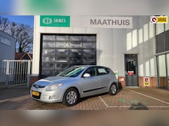 Hyundai i30 - 1.6i Dynamic 5 deurs
