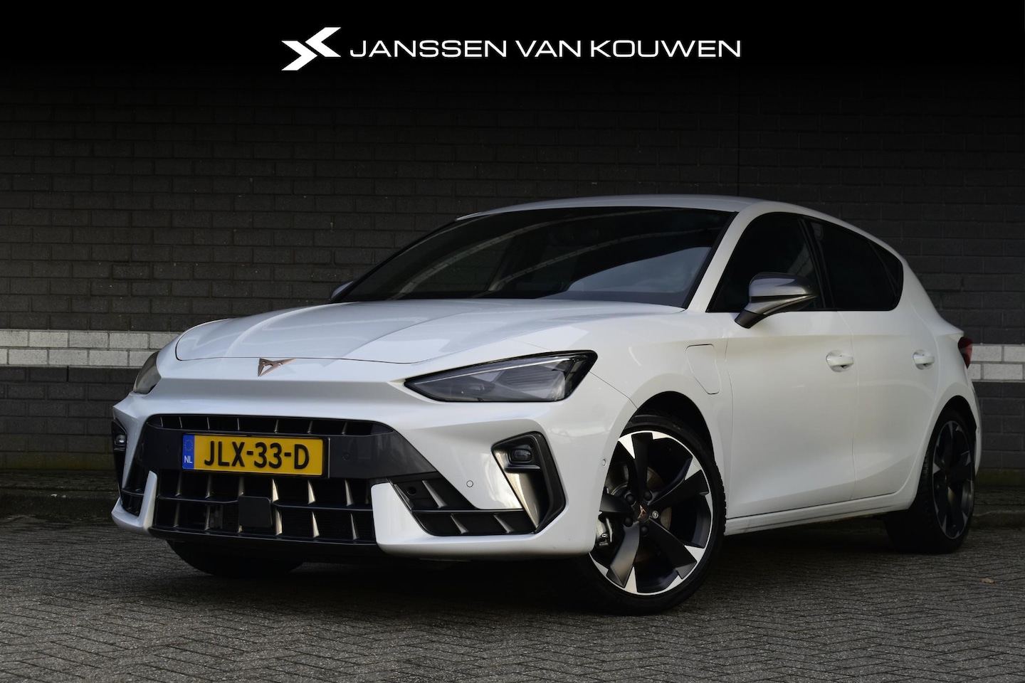 CUPRA Leon - 1.5 TSI e-Hybrid Business / Facelift / Kuipstoelen / Stoelverwarming / Carplay / Adaptieve - AutoWereld.nl