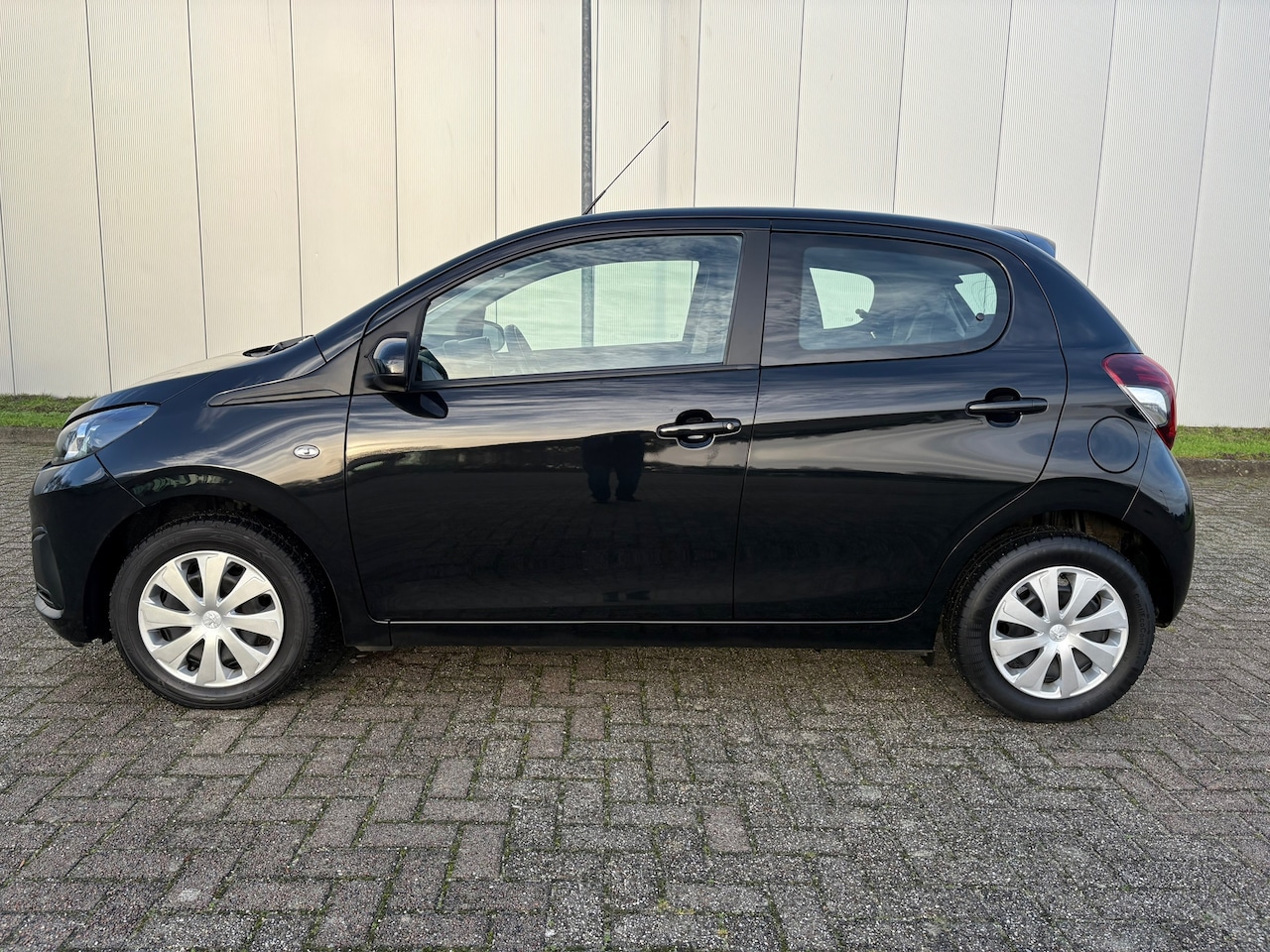 Peugeot 108 - 1.0 e-VTi Active 1.0 e-VTi Active , Airco, Carplay - AutoWereld.nl