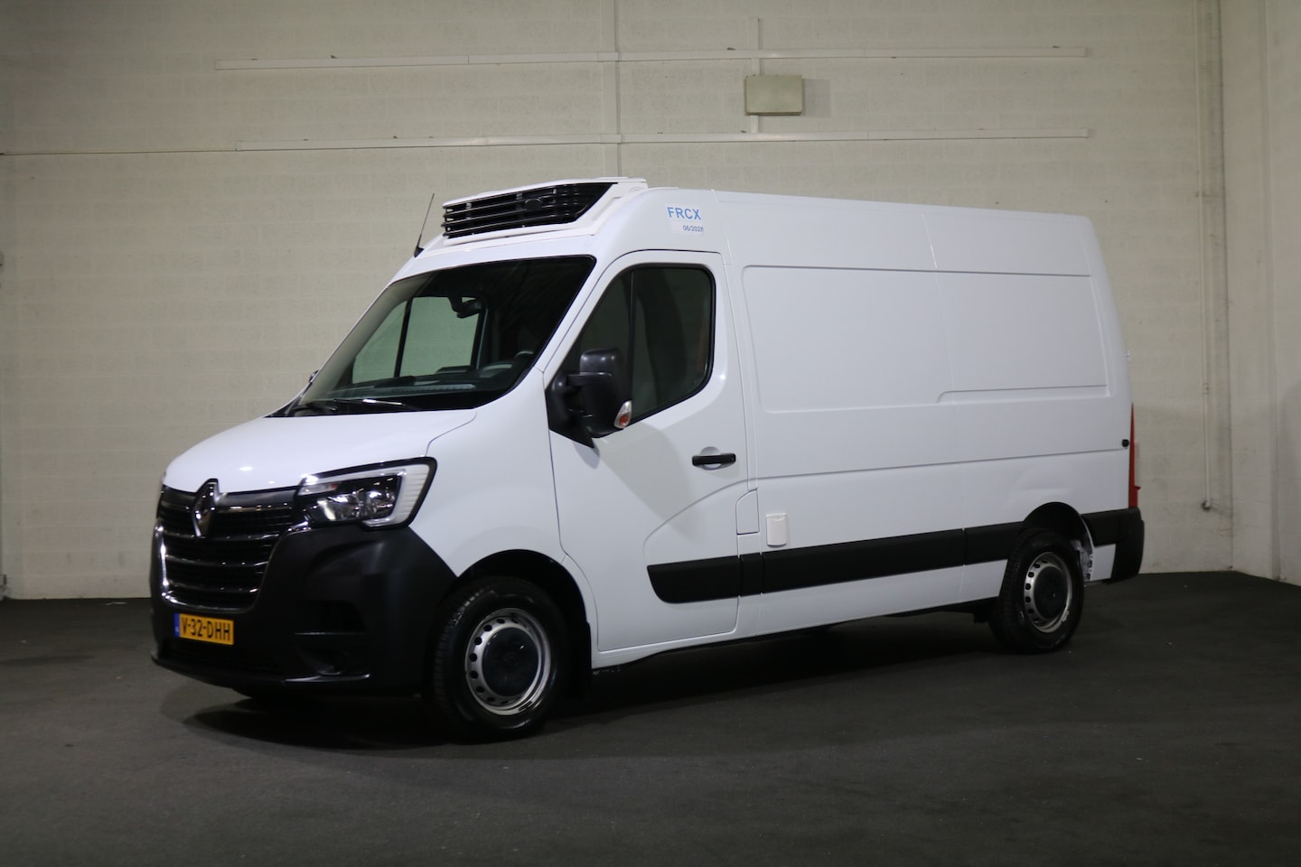 Renault Master - 2.3 dCi 150pk L2 H2 Koelwagen -10 Graden Dag en Nacht - AutoWereld.nl