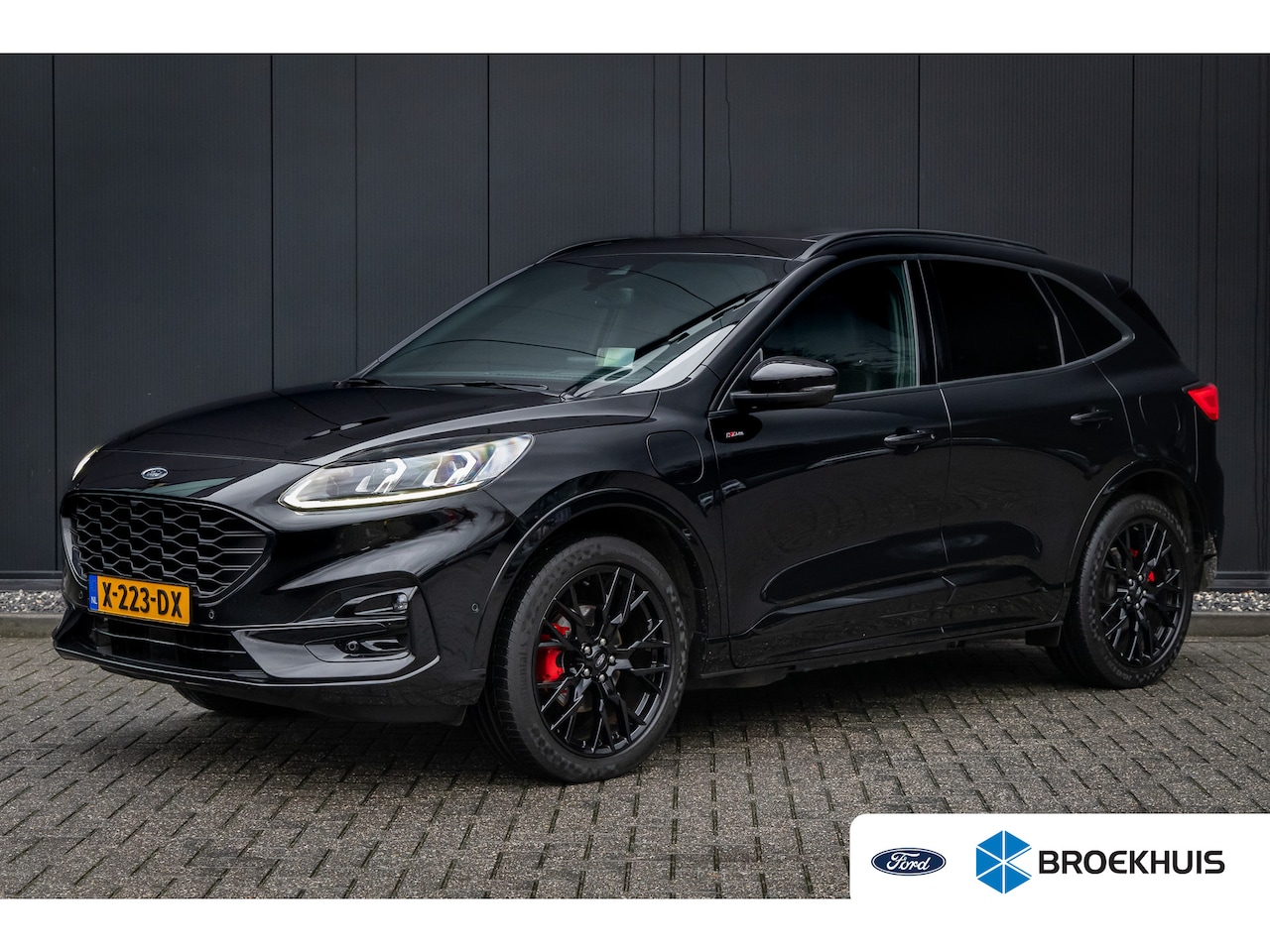 Ford Kuga - 2.5 PHEV ST-Line X | AGR-stoelen | Achteruitrijcamera | Afneembare trekhaak. - AutoWereld.nl