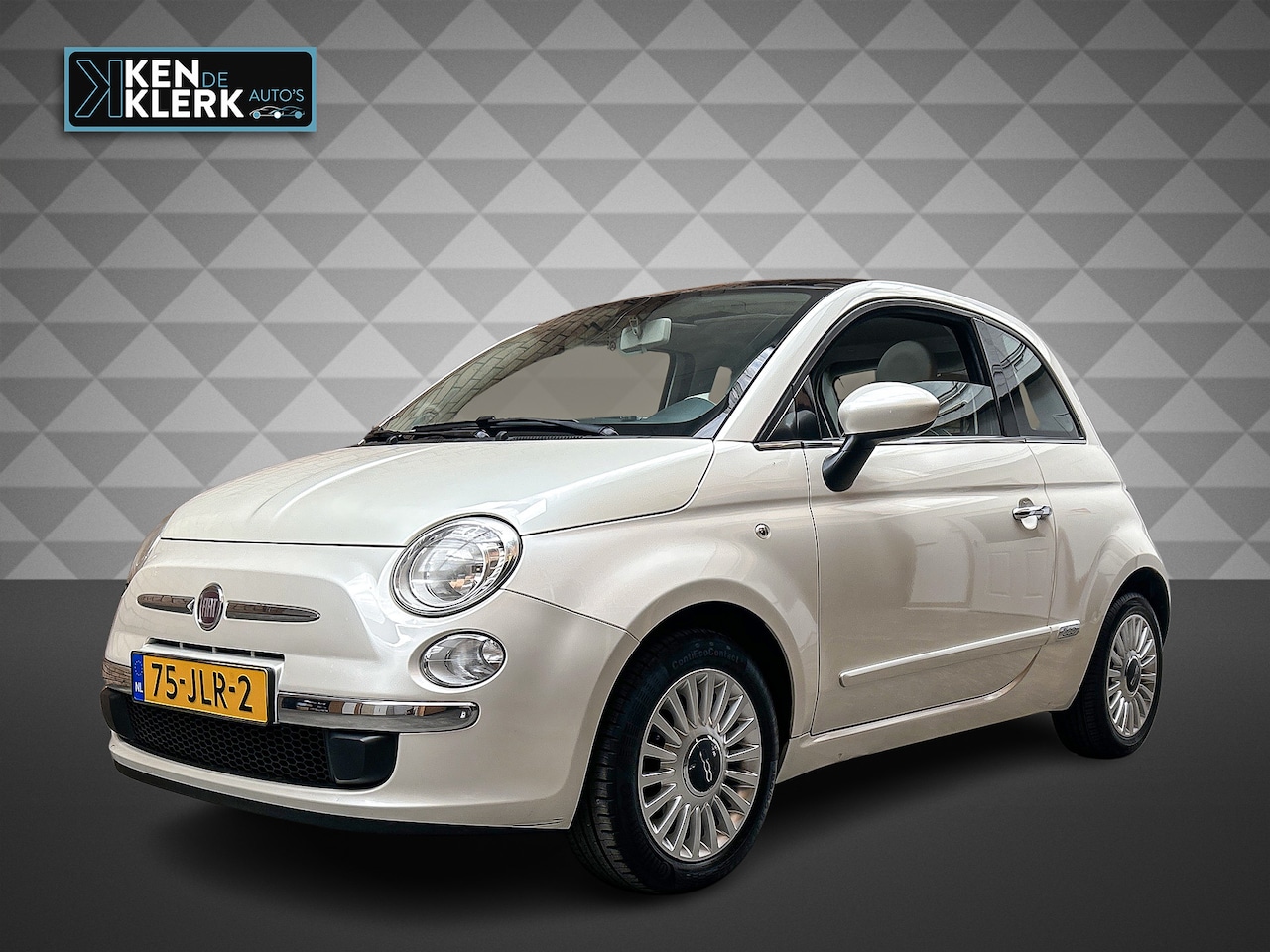 Fiat 500 - 1.2 Lounge |Panorama dak| Carplay|Navigatie |Nap! - AutoWereld.nl