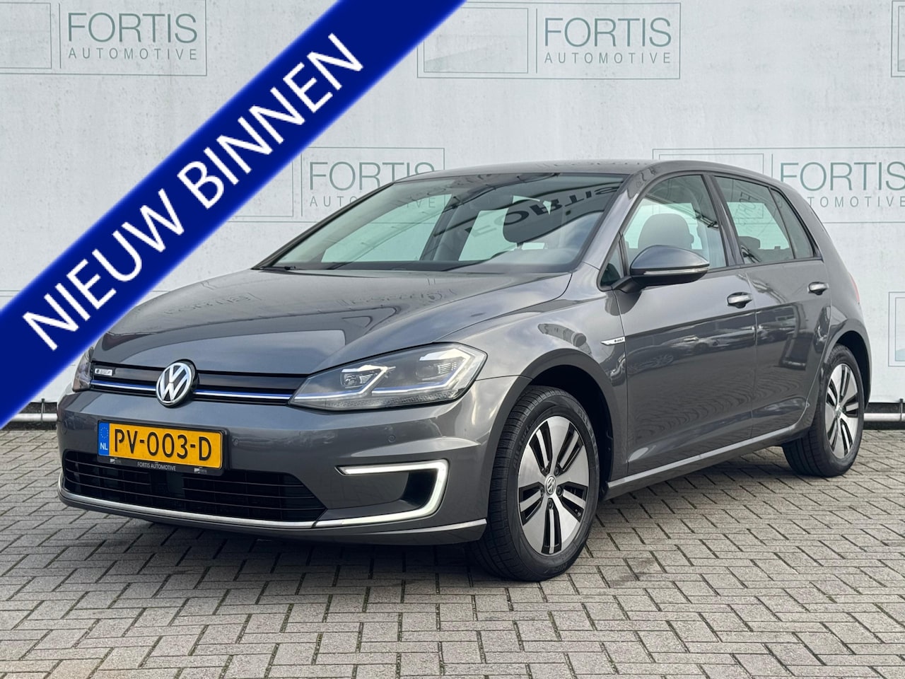 Volkswagen e-Golf - e-Golf NL-AUTO | CARPLAY | ACC - AutoWereld.nl