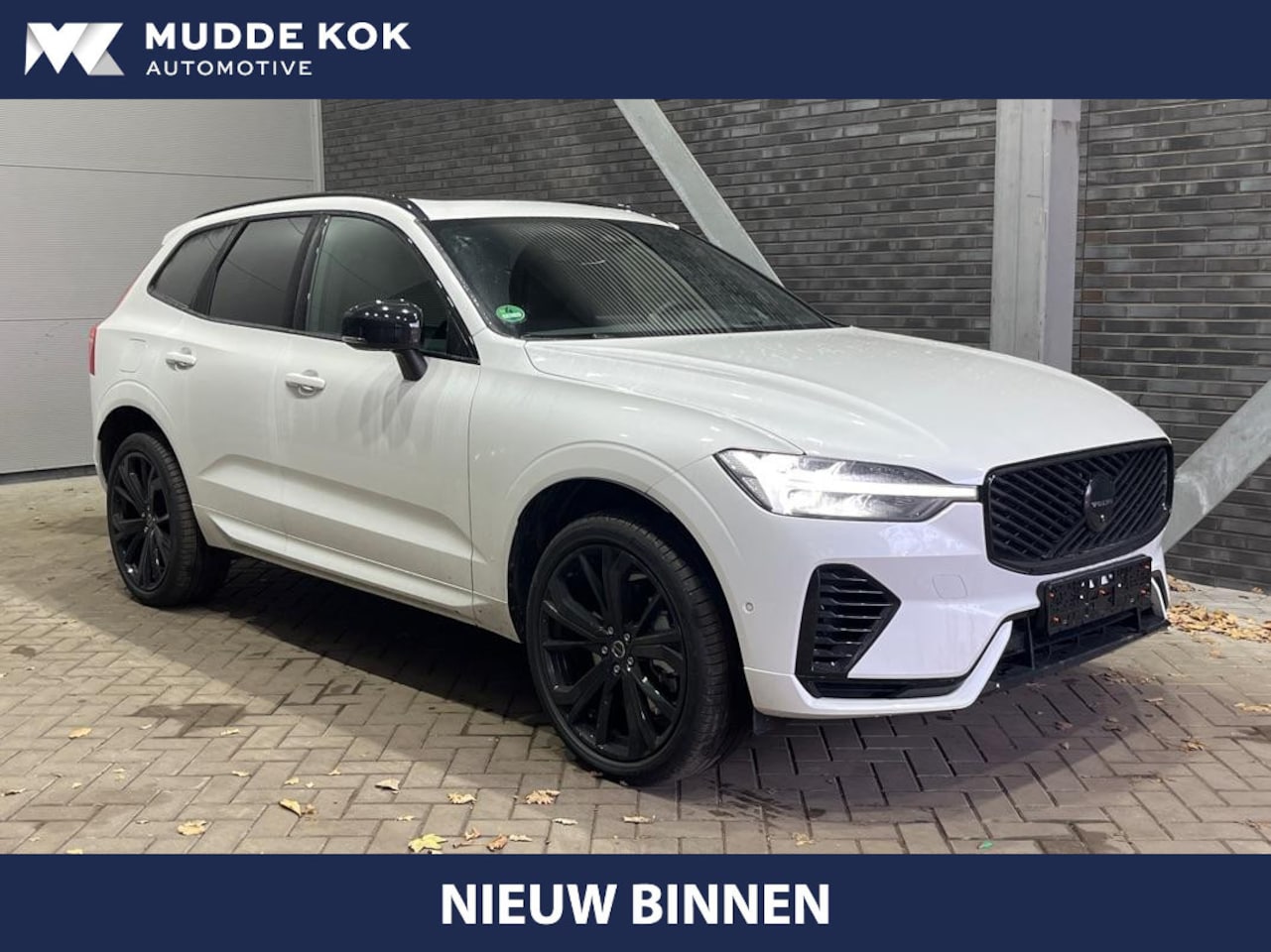 Volvo XC60 - T6 Plug-in hybrid Plus Black Edition | FACELIFT | Luchtvering | Massage | Bowers&Wilkins | - AutoWereld.nl