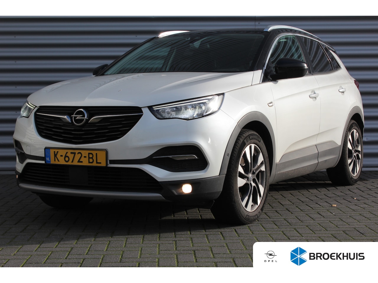 Opel Grandland X - 1.2 TURBO 130PK INNOVATION+ / NAVI / LEDER / CLIMA / LED / PDC / 18" LMV / TREKHAAK / KEYL - AutoWereld.nl