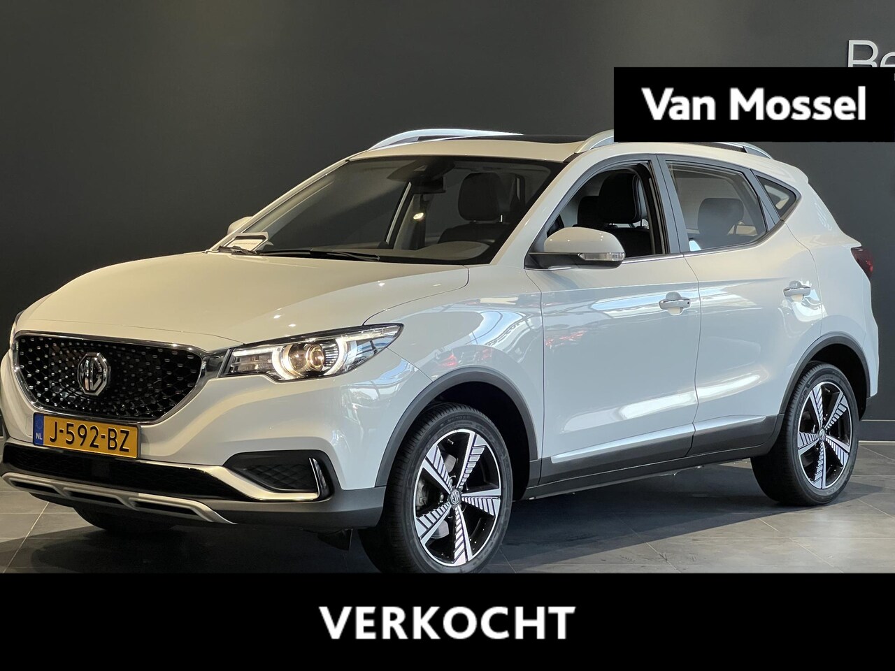 MG ZS - Luxury 45 kWh | 1e-Eig. | Leder | Navi | Panoramadak | Camera | Apple CarPlay | Adaptive C - AutoWereld.nl