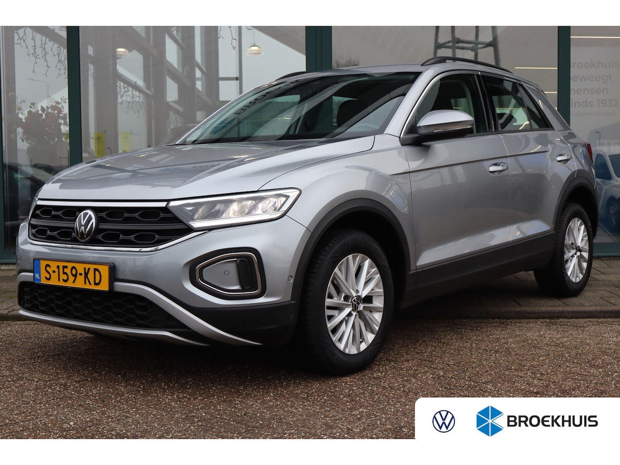Volkswagen T-Roc - 1.0 TSI Life 110PK | Airco | Cruise control adaptief | Hill hold functie - AutoWereld.nl