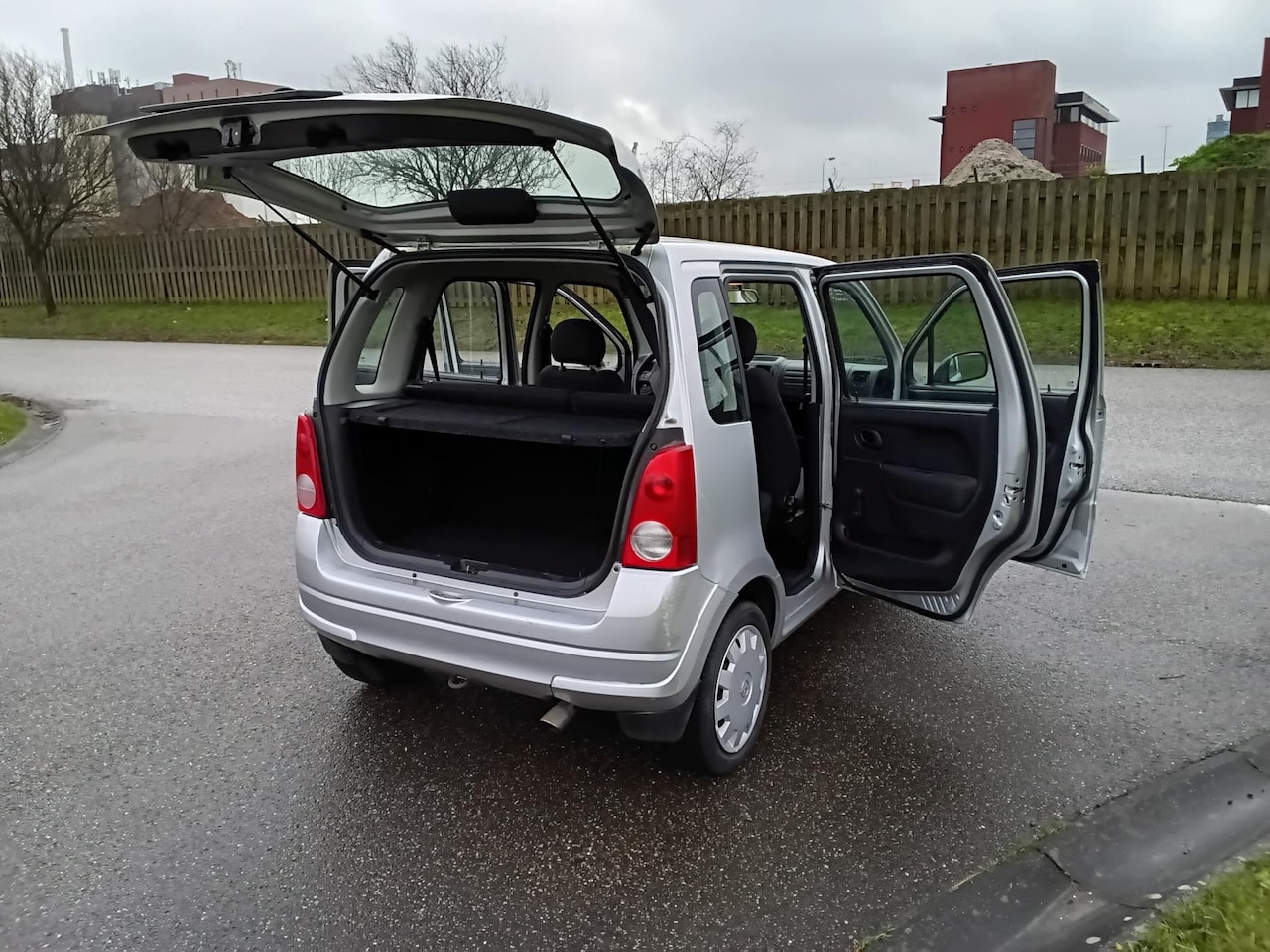 Opel Agila - 1.0-12V Essentia 137000km NAP!