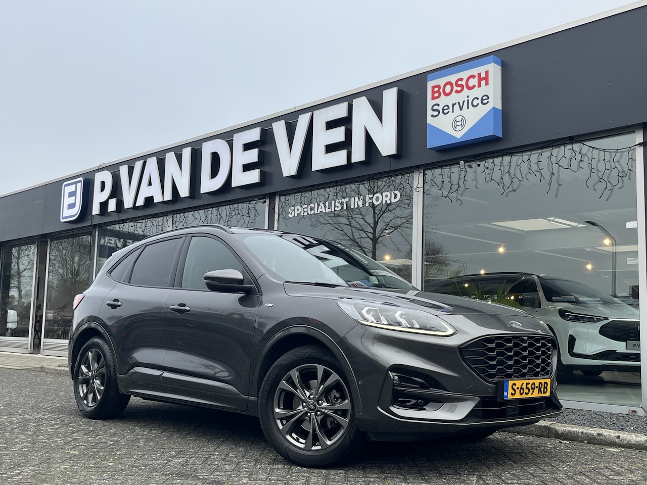 Ford Kuga - 1.5 EcoBoost ST-Line X 150pk/110kW 6-bak - AutoWereld.nl