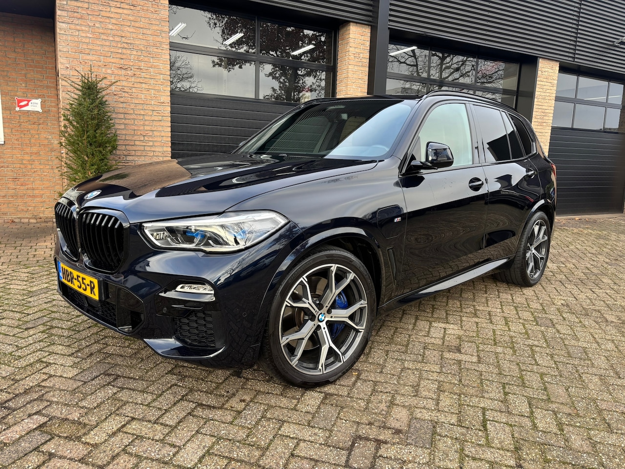 BMW X5 - XDrive45e High Executive M-Sport Laser Sky lounge H&K Trekhaak Carplay - AutoWereld.nl