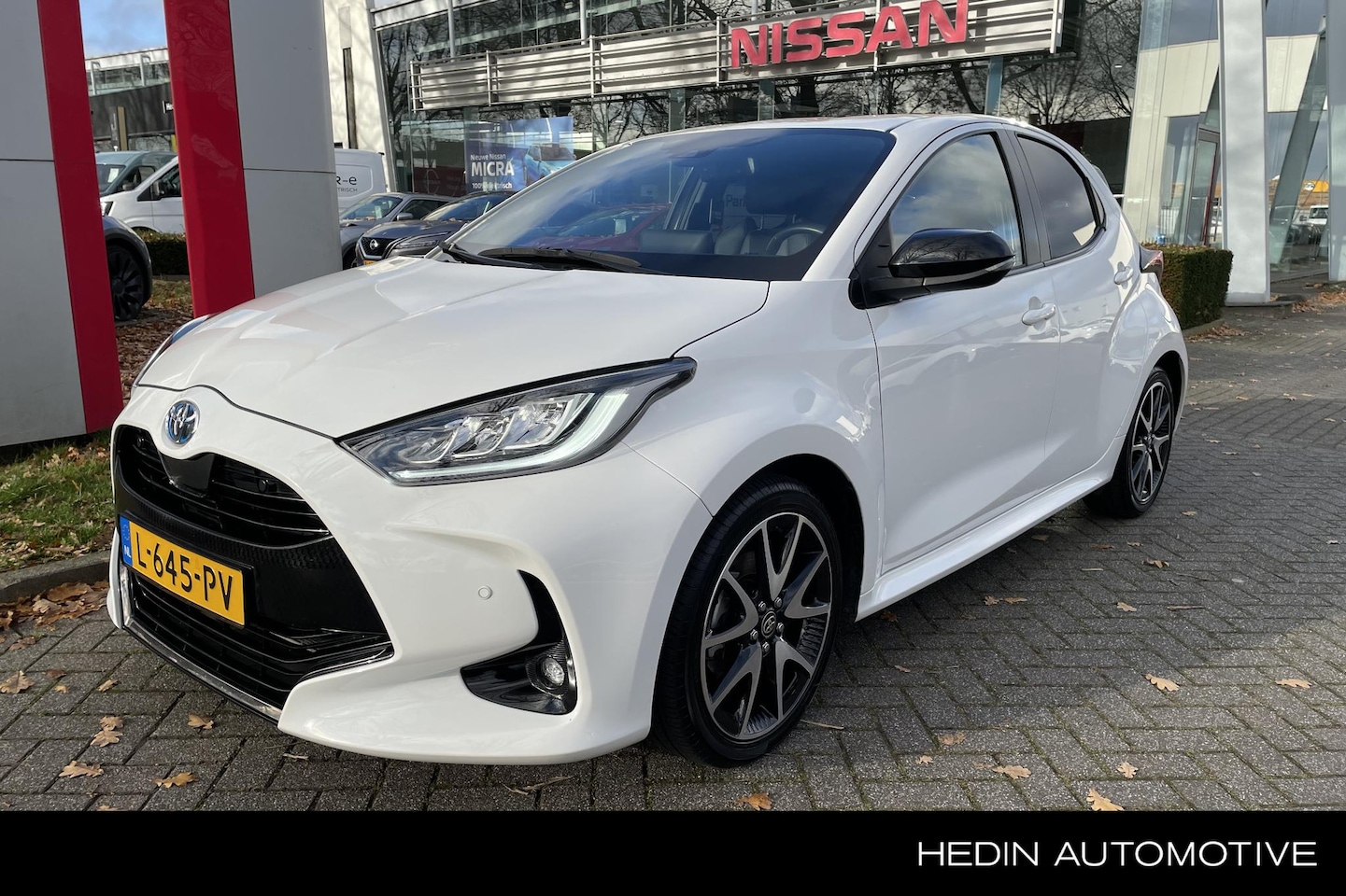 Toyota Yaris - 1.5 Hybrid Executive | 1ste EIGENAAR / NL AUTO | AUTOMAAT | NAVIGATIE | STOELVERWARMING | - AutoWereld.nl