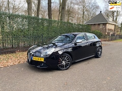 Alfa Romeo Giulietta - 1.4 T Distinctive Autoimaat, Leer 170PK