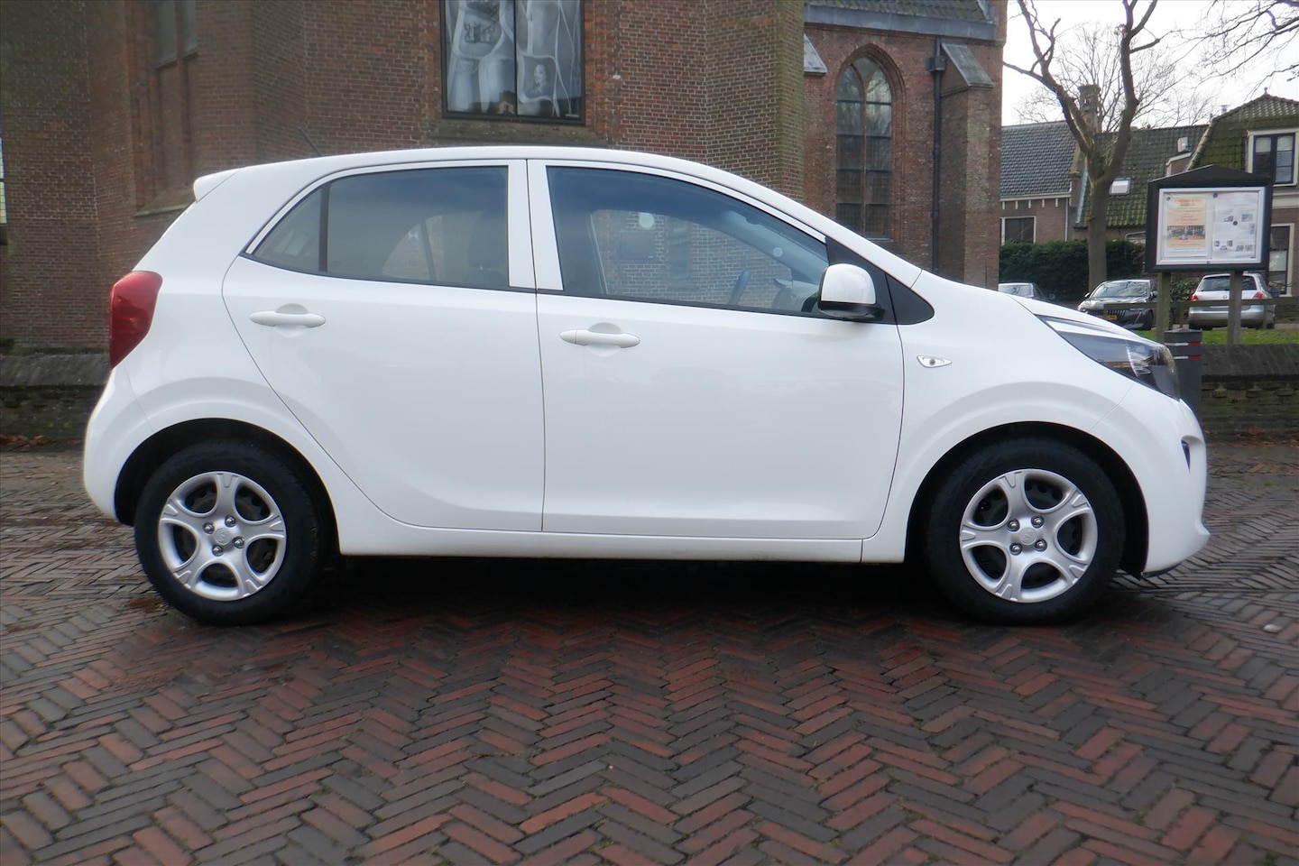 Kia Picanto - 1.0 MPi 67pk 5-zits ComfortLine RIJKLAAR PRIJS - AutoWereld.nl