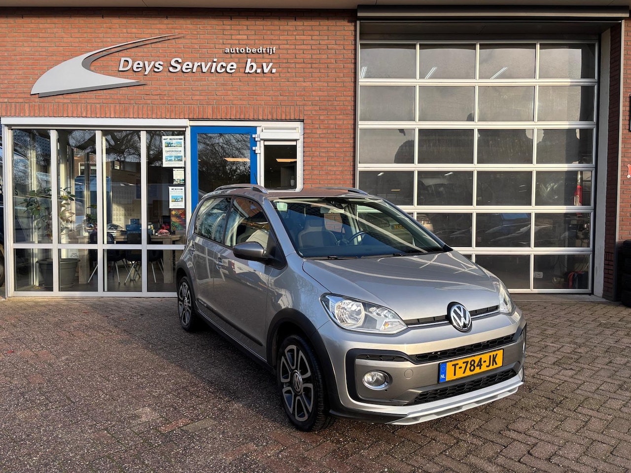 Volkswagen Up! - 1.0 TSI BMT Cross | Cruise Control | Climate Control Airco | Stoelverwarming | Bluetooth R - AutoWereld.nl