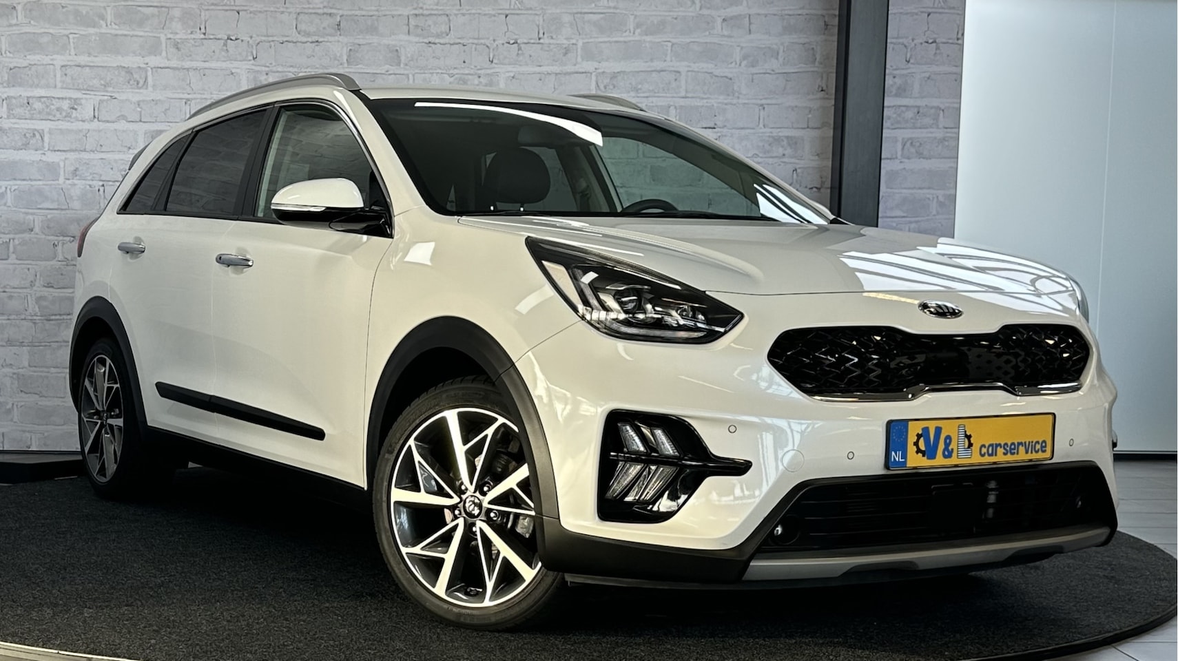 Kia Niro - 1.6 GDi Hybrid ExecutiveLine / Stoel/stuurverwr. / ACC / Lane assist / Keyless / JBL - AutoWereld.nl