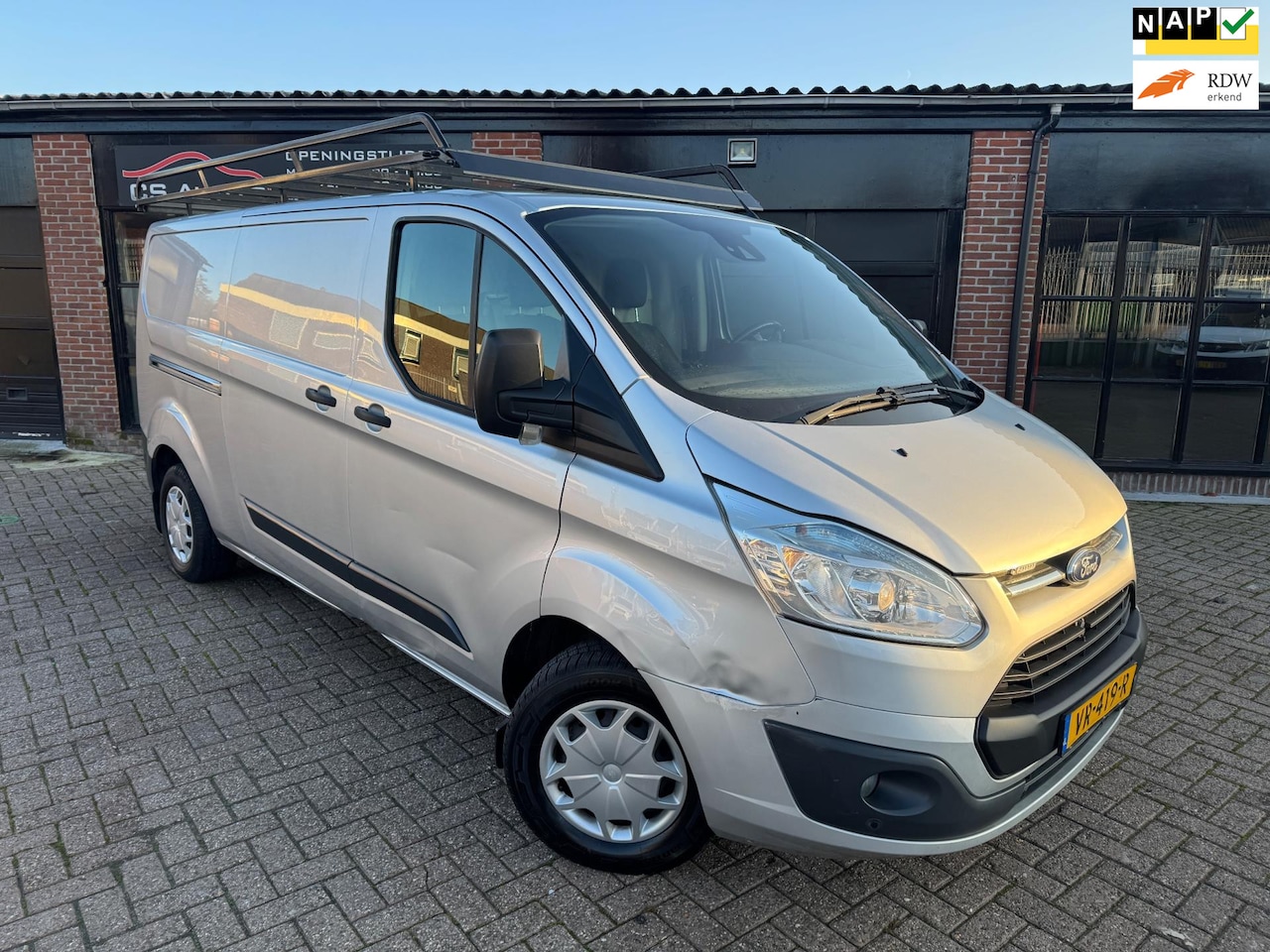 Ford Transit Custom - 290 2.2 TDCI L2H1|101pk|airco}|cruise.control|camera|inrichting - AutoWereld.nl