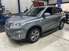 Suzuki Vitara - 1.6 Exclusive - Trekhaak - AllSeason banden - Parkeercamera