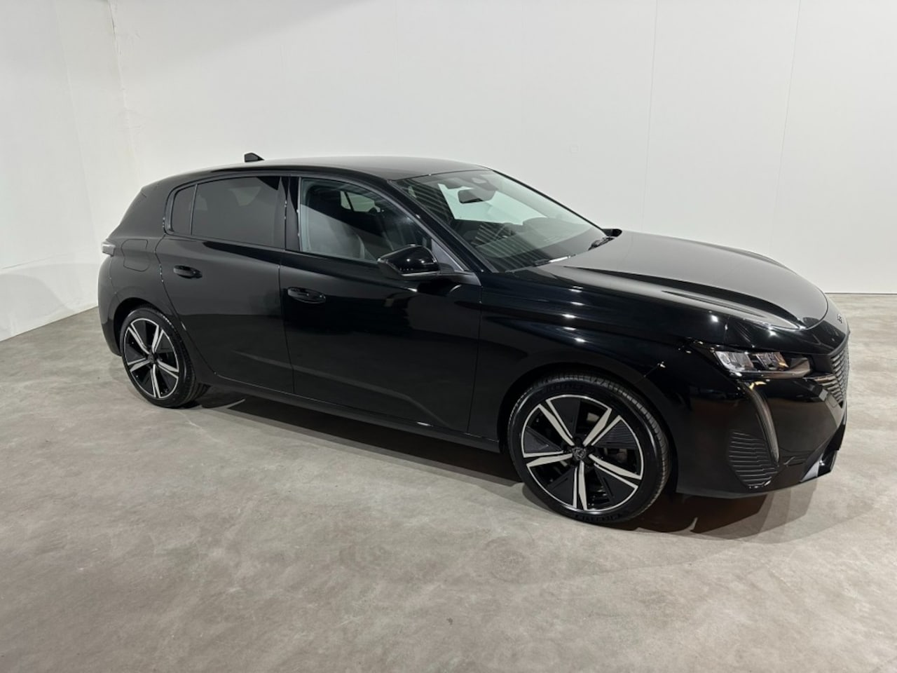 Peugeot E-308 - E- 308,  Allure , Navigatie, PDC, camera, 18 inch, 115kw - AutoWereld.nl