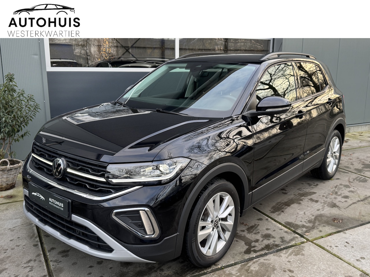 Volkswagen T-Cross - 1.0 TSI 116pk DSG Life Edition IQ Light Stoelverwarming Camera Keyless Virtual Cockpit App - AutoWereld.nl