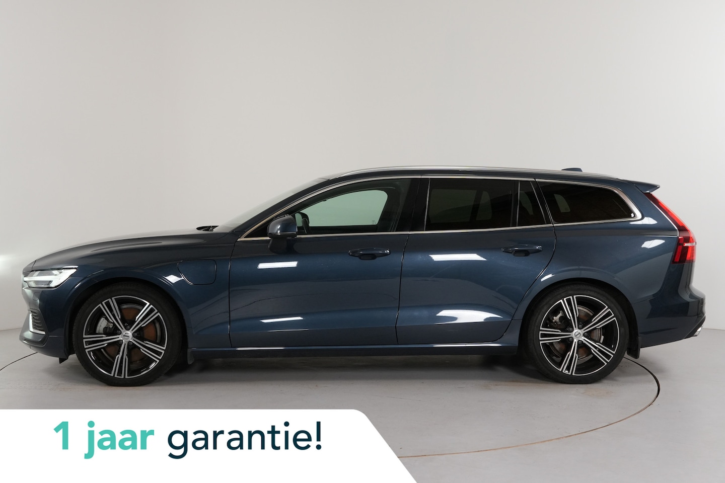 Volvo V60 - 2.0 T8 Recharge Plug-in Hybrid Plus Bright AWD | Pano | Harman kardon | DAB+ | - AutoWereld.nl