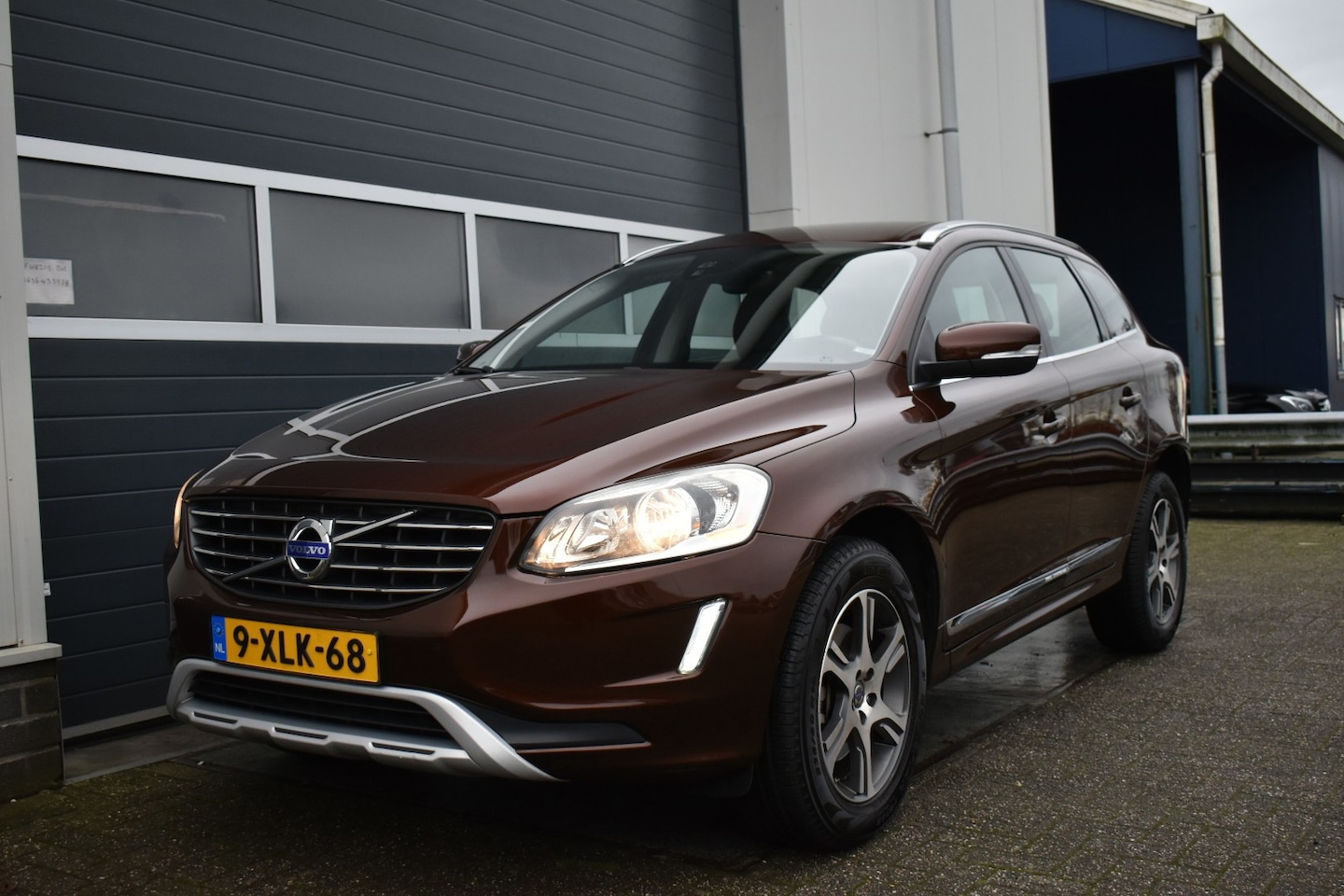 Volvo XC60 - 2.0 D4 FWD Summum automaat - AutoWereld.nl