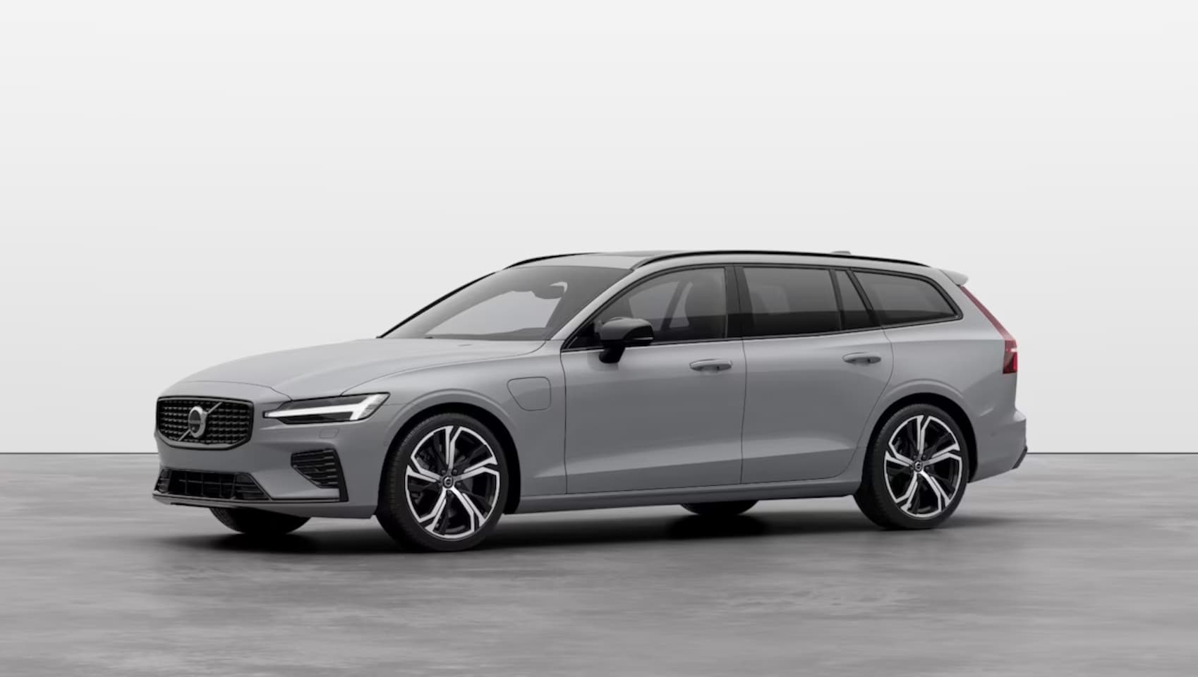 Volvo V60 - 2.0 T8 Plug-in hybrid AWD Ultra Dark | 19" 5-triplespaaks Glossy Black Diamond Cut | Head- - AutoWereld.nl