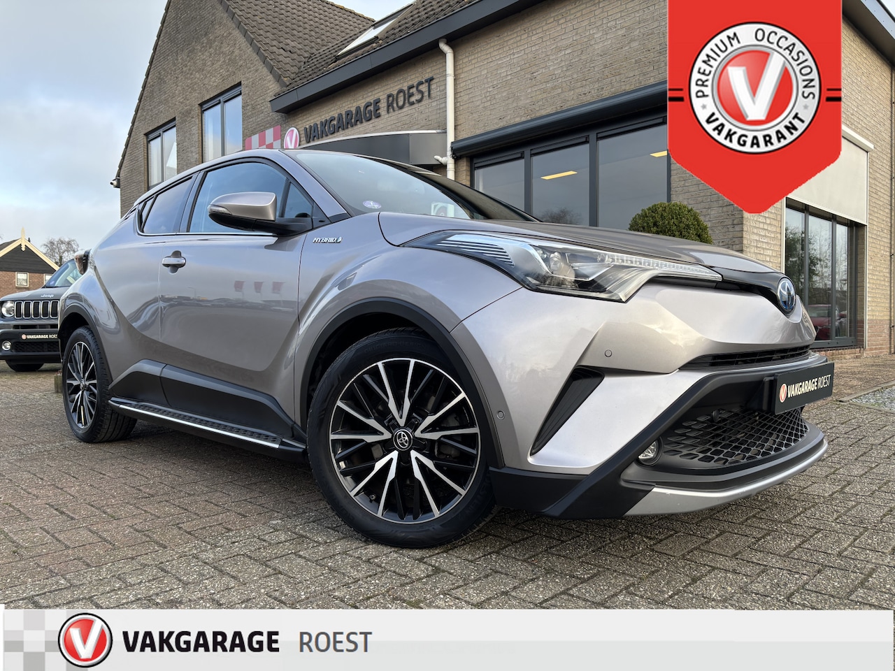 Toyota C-HR - 1.8 Hybrid Automaat Dynamic All-Seasons / Navigatie / Full LED - AutoWereld.nl