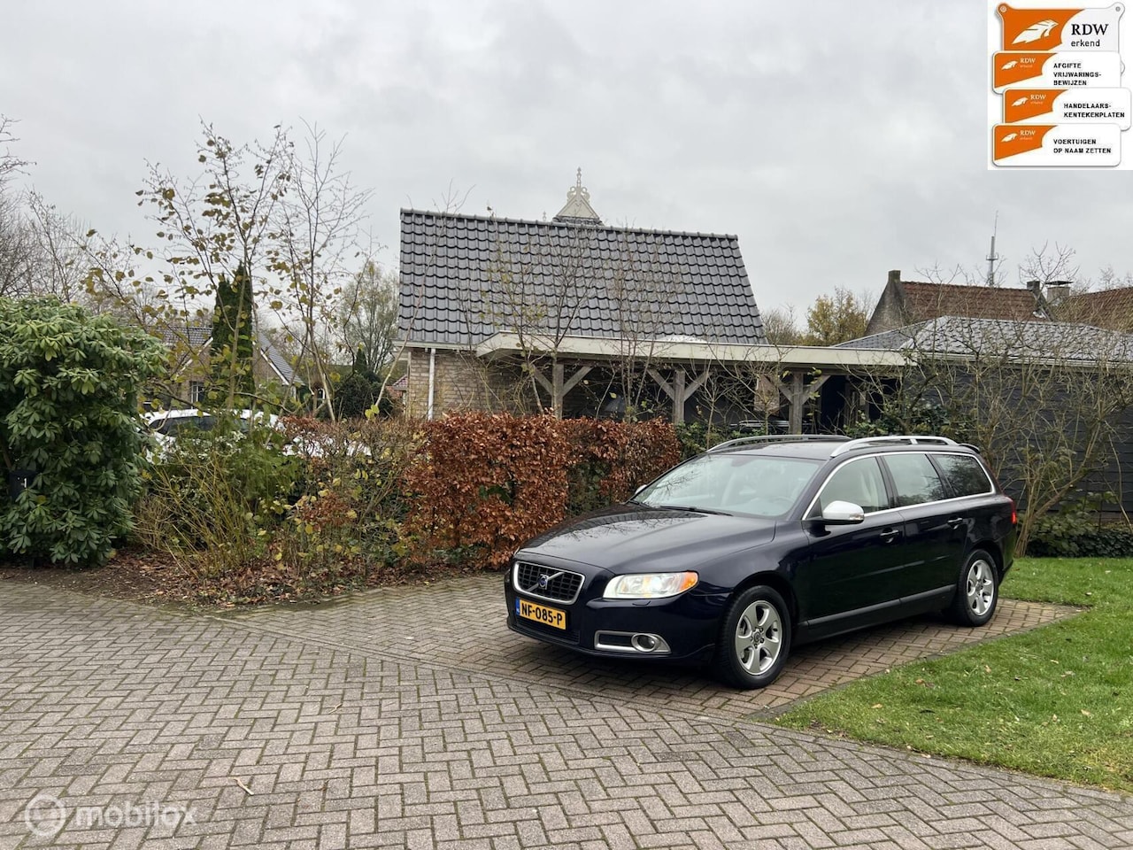 Volvo V70 - 2.5T R-Design 2.5T R-Design - AutoWereld.nl