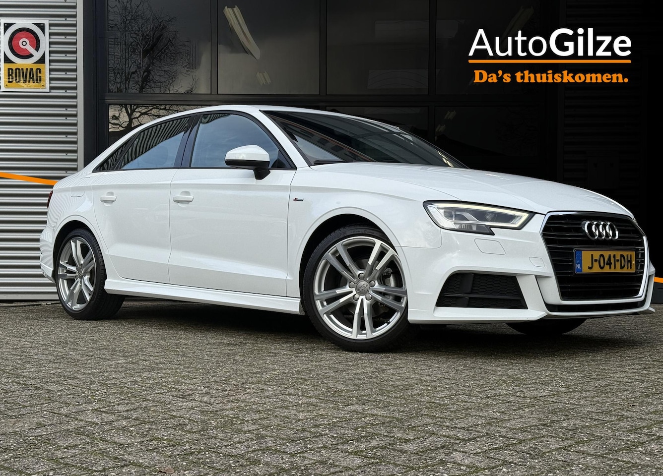 Audi A3 Limousine - 30 TFSI Advance Sport l DAB l Virtuele Dashboard l S-Line - AutoWereld.nl