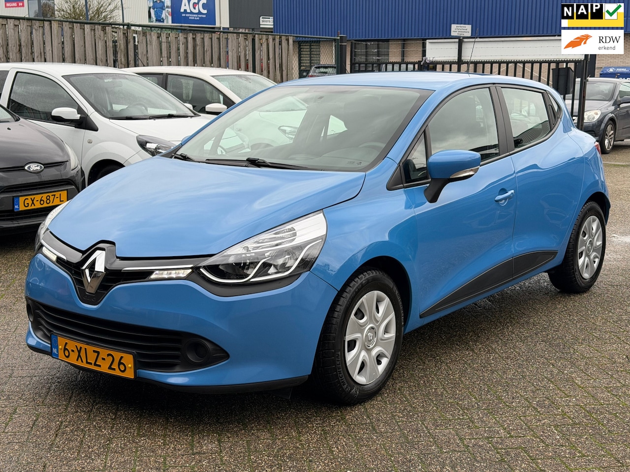 Renault Clio - 0.9 TCe Expression / Navigatie / Cruise Control - AutoWereld.nl