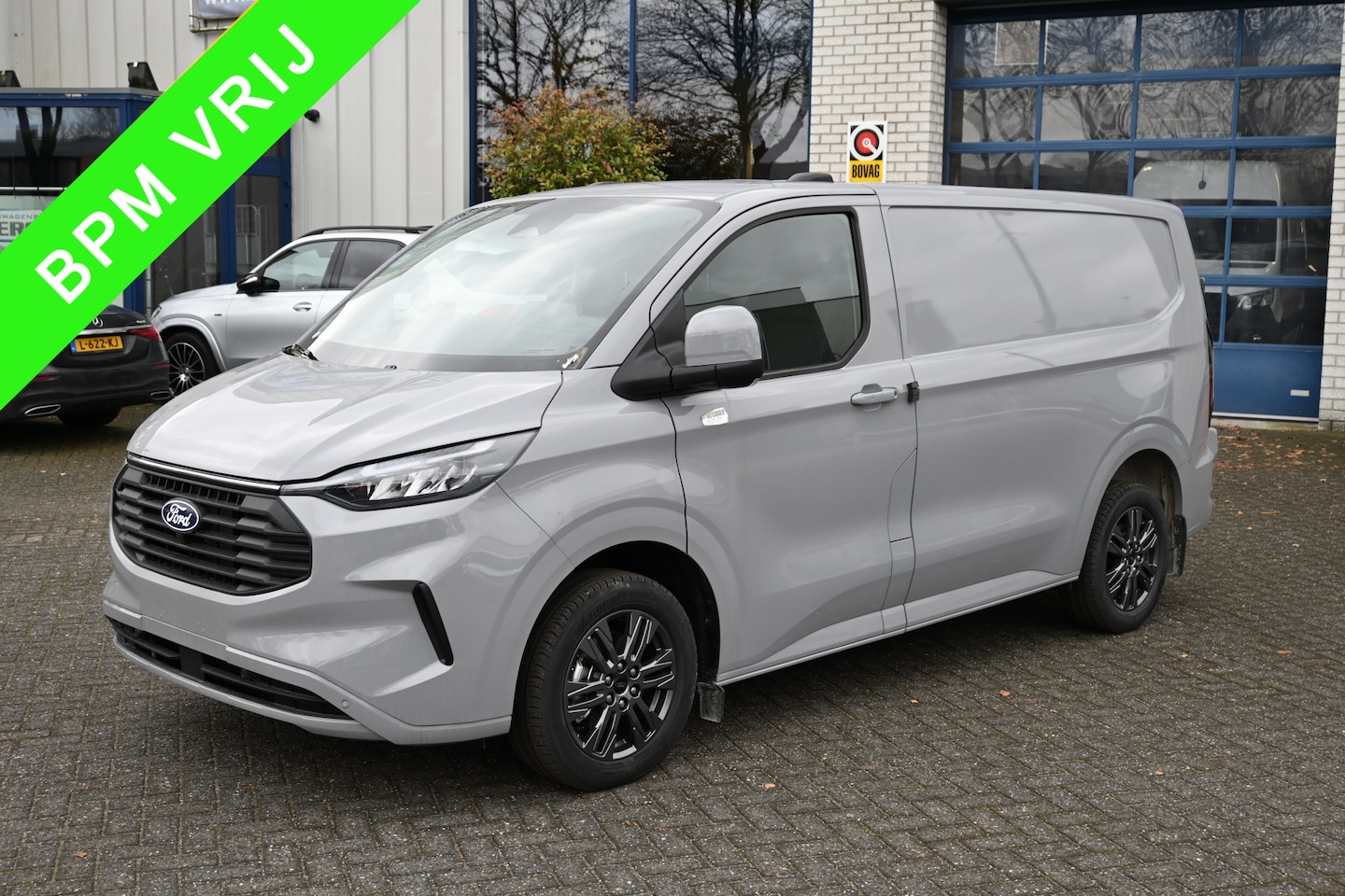 Ford Transit Custom - 280S 2.0 TDCI L1H1 Limited Driver assist pack, Draadloos laden, Trekhaak - AutoWereld.nl