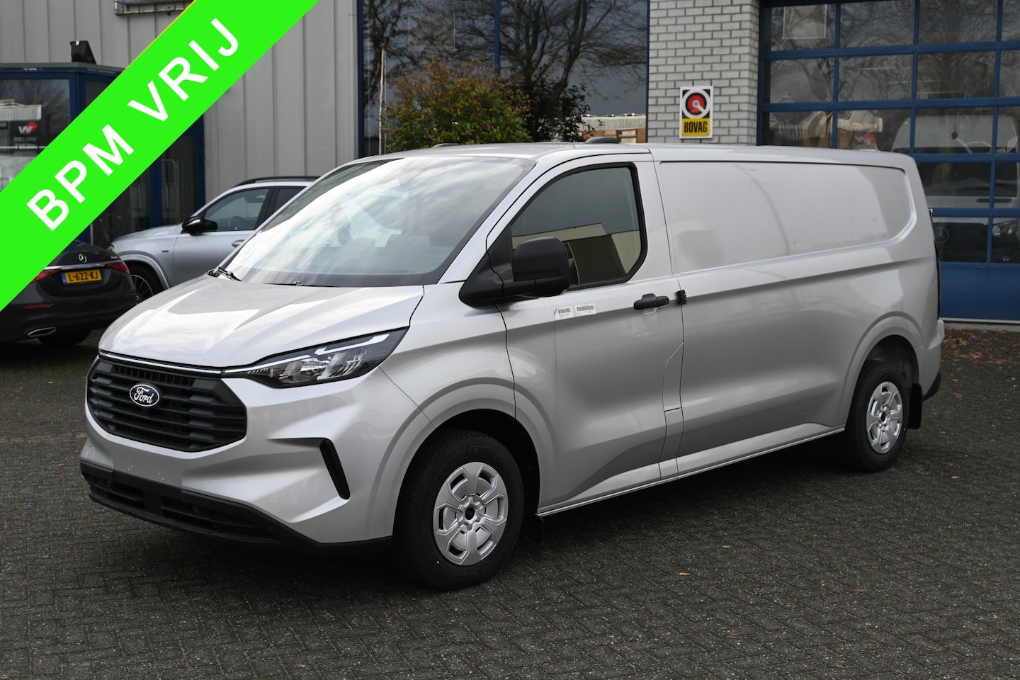 Ford Transit Custom - 280L 2.0 TDCI L2H1 Trend Trekhaak, Reserve wiel, Etc. - AutoWereld.nl