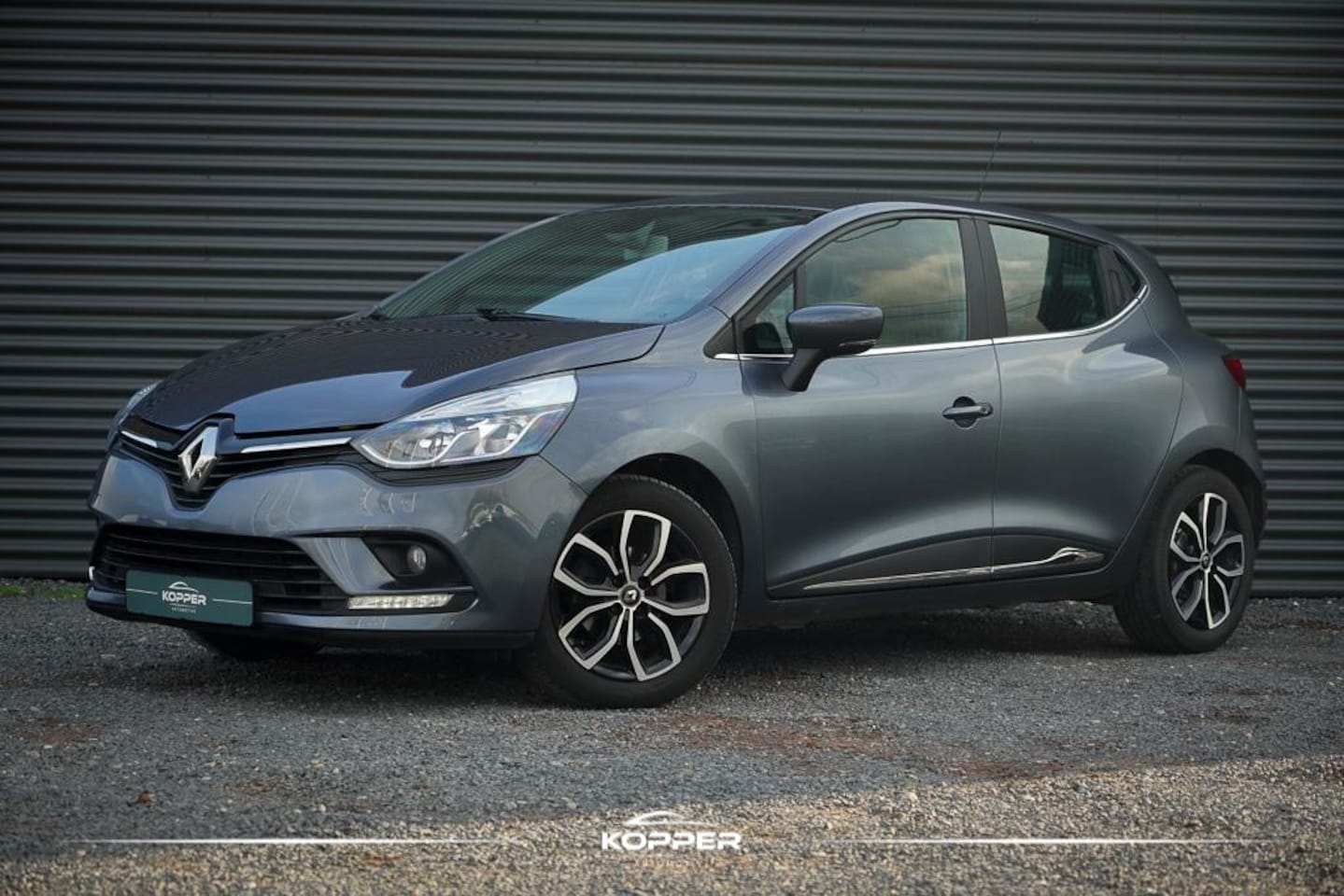 Renault Clio - 0.9 TCe Intens / Trekhaak / 5Drs / Lichtmetalen velgen / Lage KM - AutoWereld.nl