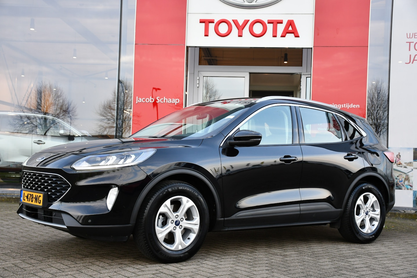 Ford Kuga - 1.5 EcoBoost Dragon Titanium 150pk | Stoel- & Stuurverwarming | Cruise control | Trekhaak - AutoWereld.nl