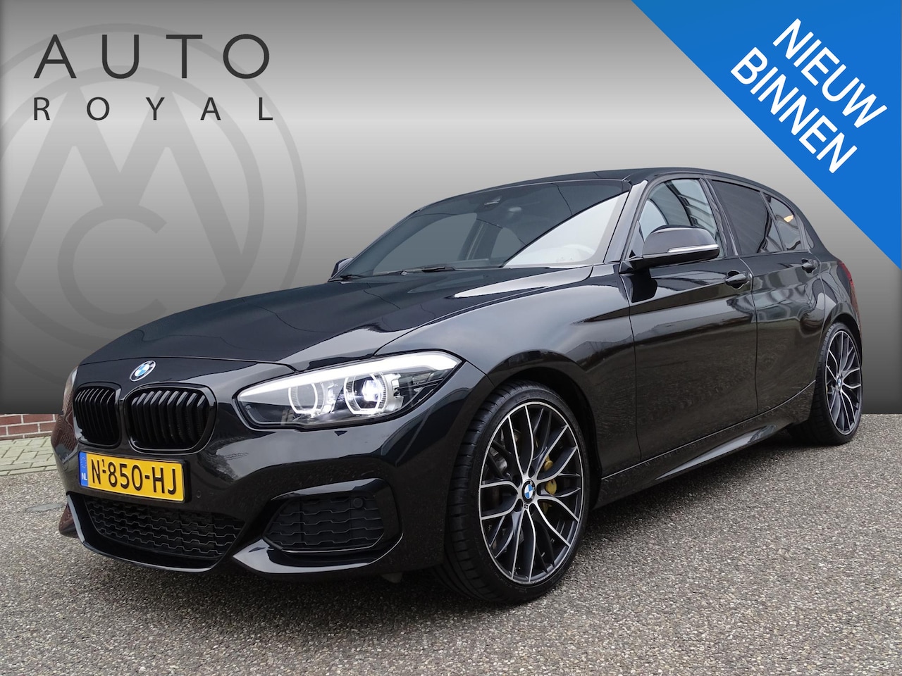 BMW 1-serie - M140i xDrive High Executive HARMAN/KARDON | ACHTERUIT RIJ CAMERA | NAVIGATIE | SFEERVERLIC - AutoWereld.nl