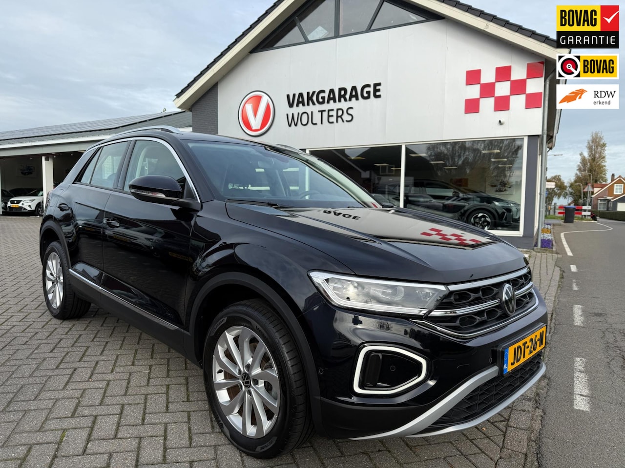 Volkswagen T-Roc - 1.5 TSI Style Automaat/Apple Carplay RIJKLAARPRIJS! - AutoWereld.nl