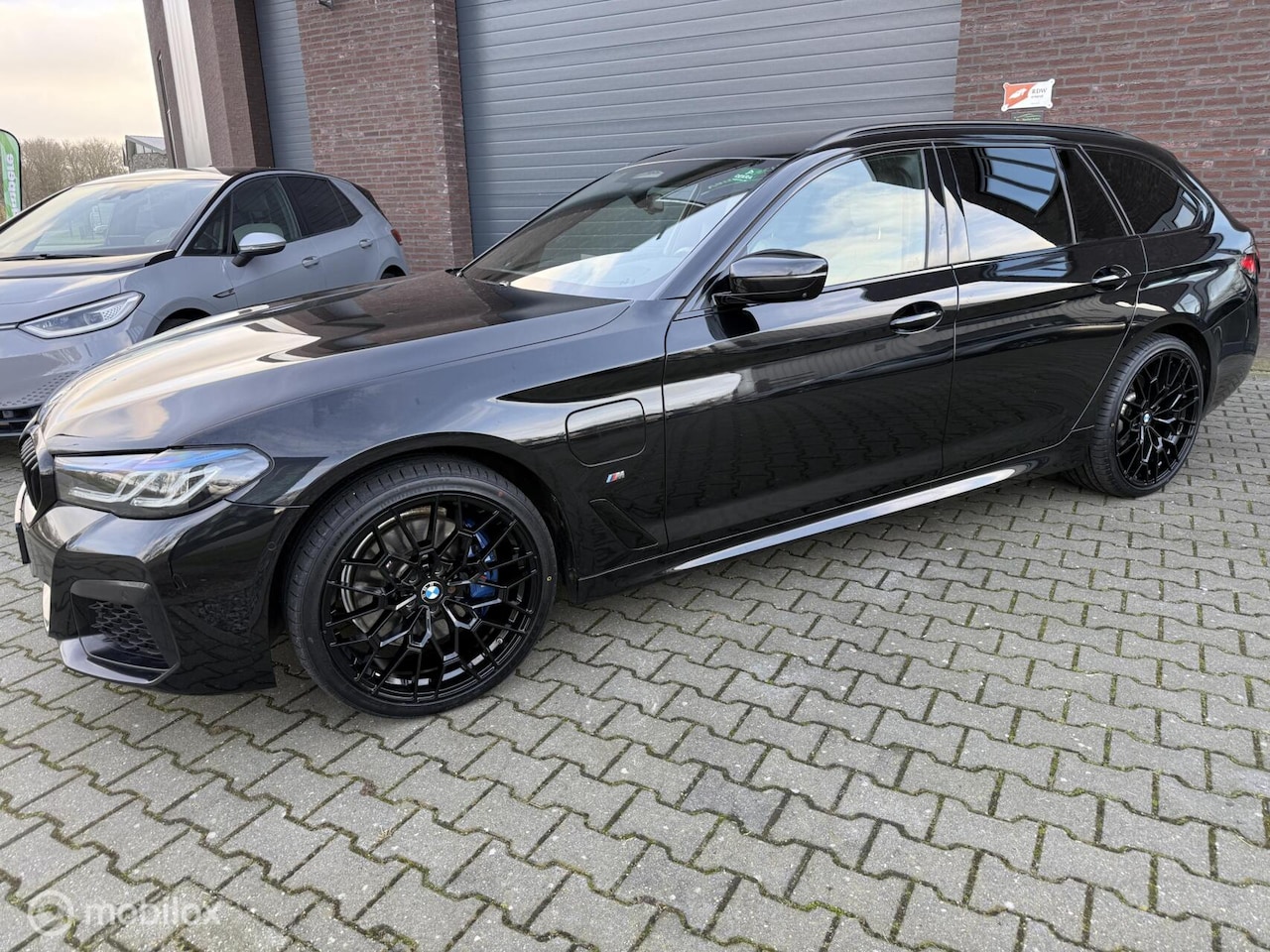 BMW 5-serie Touring - M 530e xDrive Executive M - AutoWereld.nl