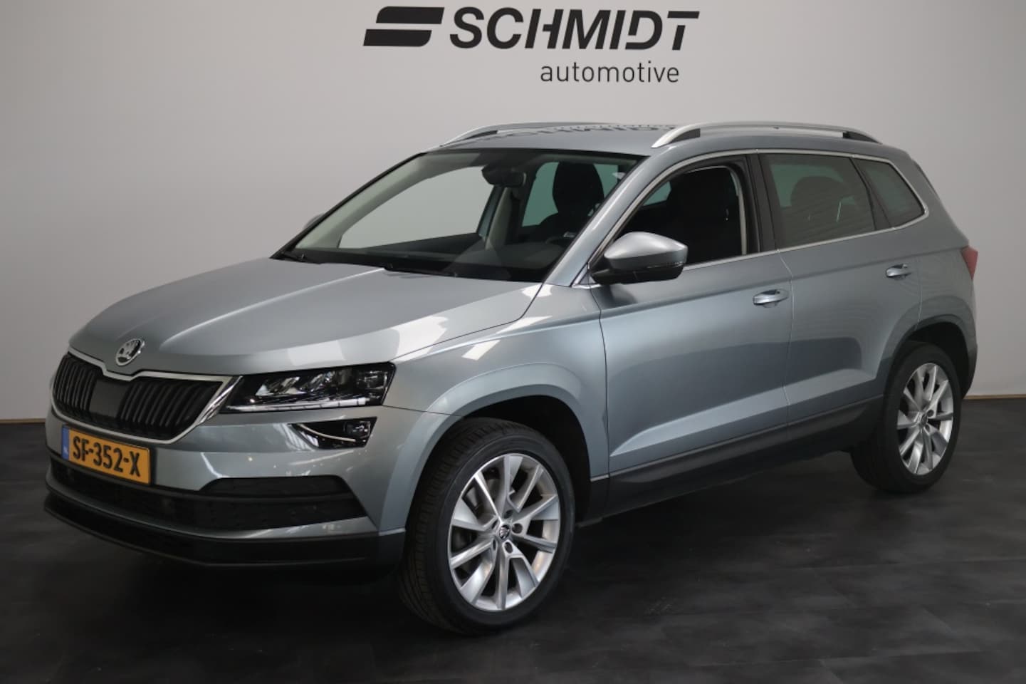 Skoda Karoq - 1.5 TSI ACT Style Business 150pk Automaat | Trekhaak | Canton - AutoWereld.nl