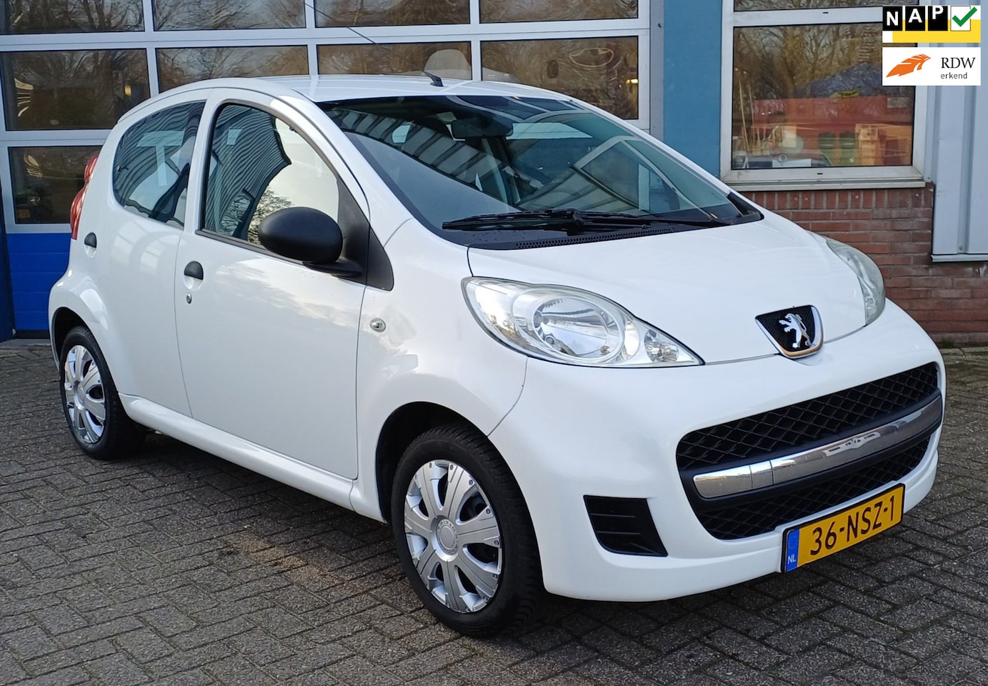 Peugeot 107 - 1.0-12V XR 1.0-12V XR - AutoWereld.nl