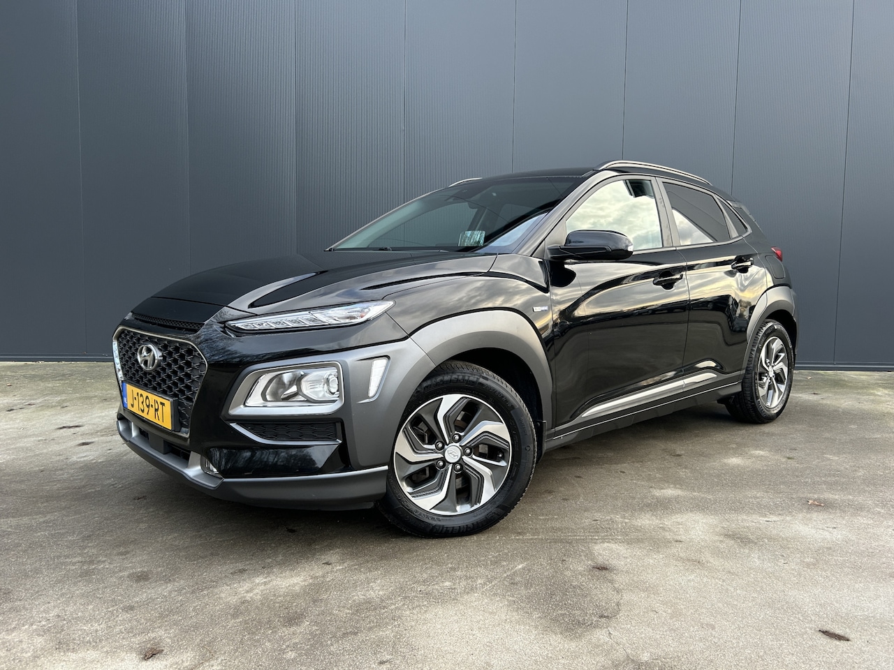 Hyundai Kona - 1.6 GDI HEV Fashion ADAPT CRUISE CAMERA HUD LED NAVI ECC TREKHAAK - AutoWereld.nl