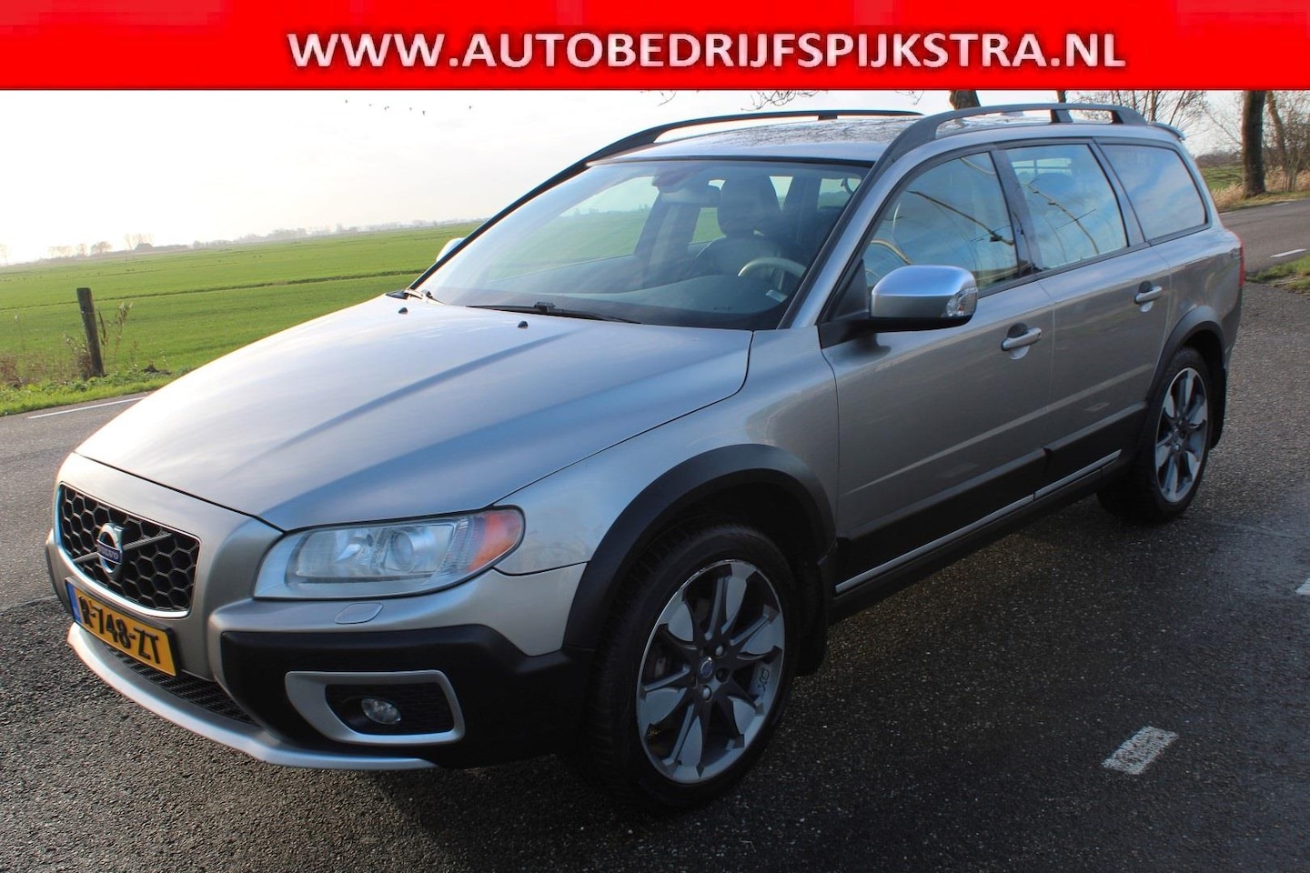 Volvo XC70 - 3.2 AUTOMAAT // AWD / LEER / TREKHAAK // - AutoWereld.nl