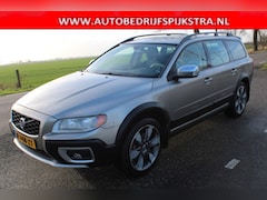 Volvo XC70 - 3.2 AUTOMAAT // AWD / LEER / TREKHAAK //