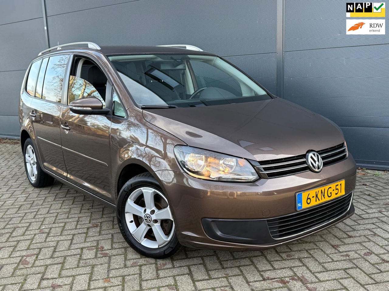 Volkswagen Touran - 1.4 TSI Comfortline 7p./Navi/bluetooth/Airco/cruise/parkeersensoren - AutoWereld.nl
