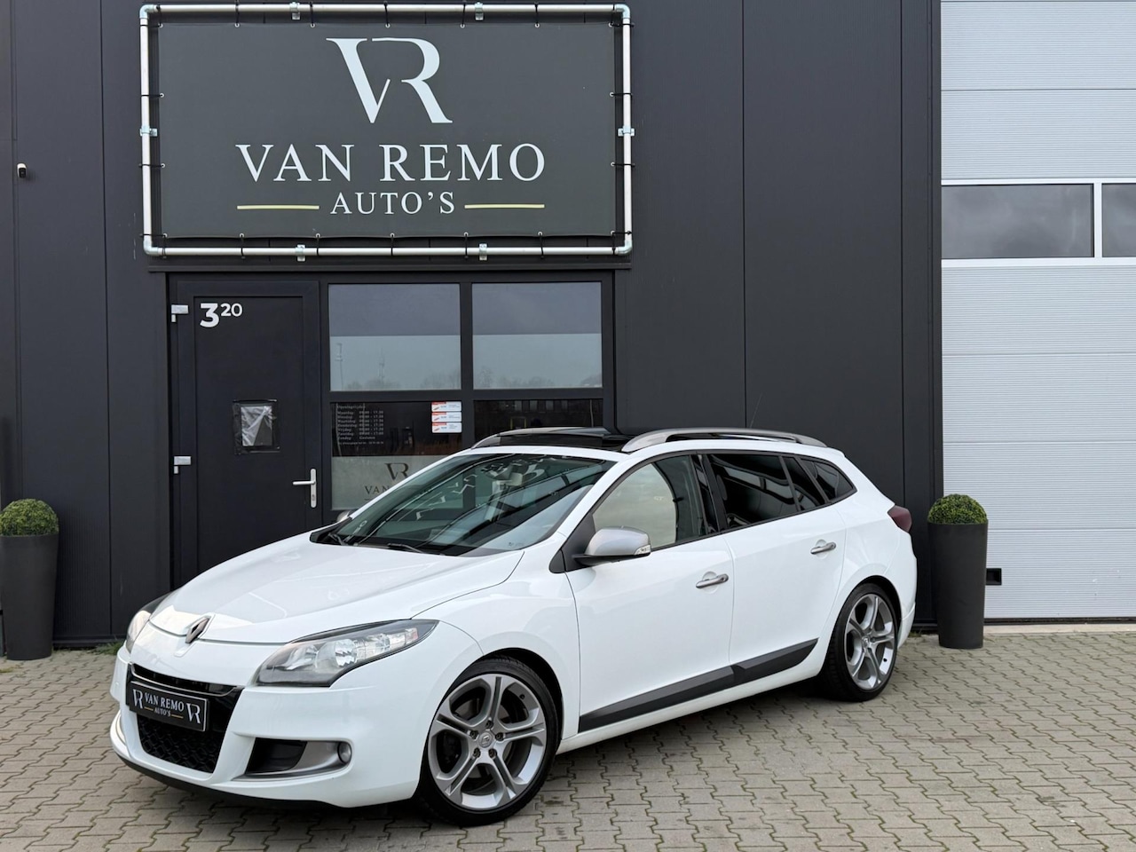 Renault Mégane Estate - 2.0 TCe GT 180PK|Clima|Pano|Stoelvv|Pdc|Trekhaak! - AutoWereld.nl