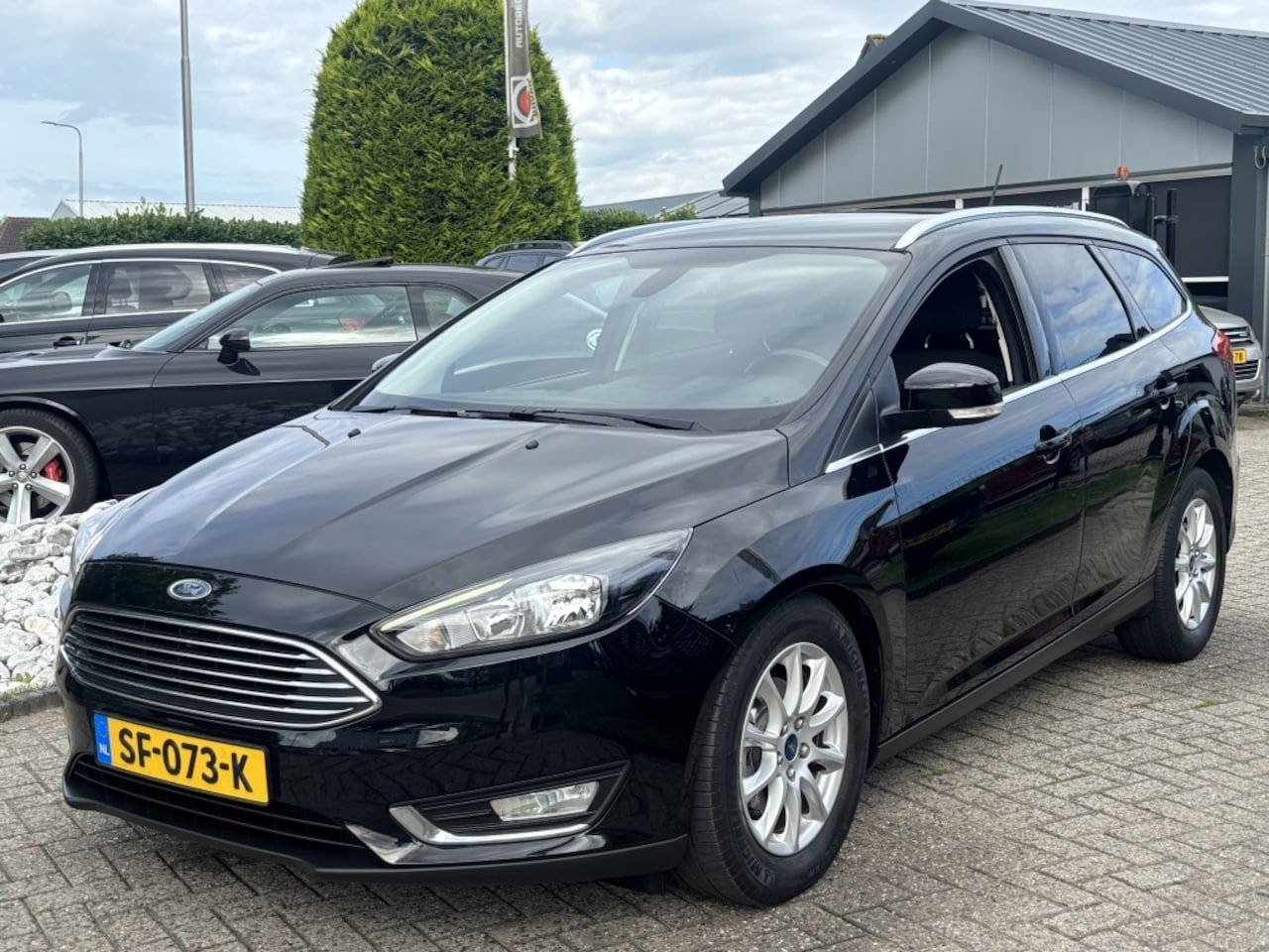 Ford Focus Wagon - 1.5 TDCI Titanium Automaat Zwart 2017 - AutoWereld.nl